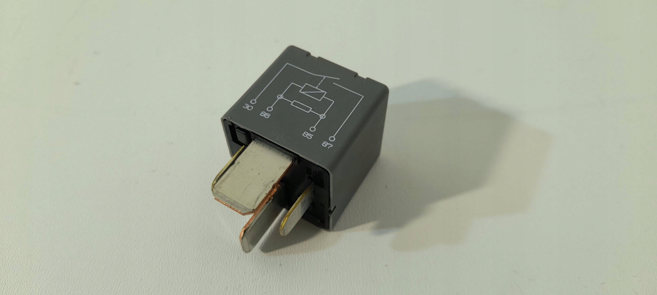 Mercedes-Benz E W213 relay A0009822923 (P312)