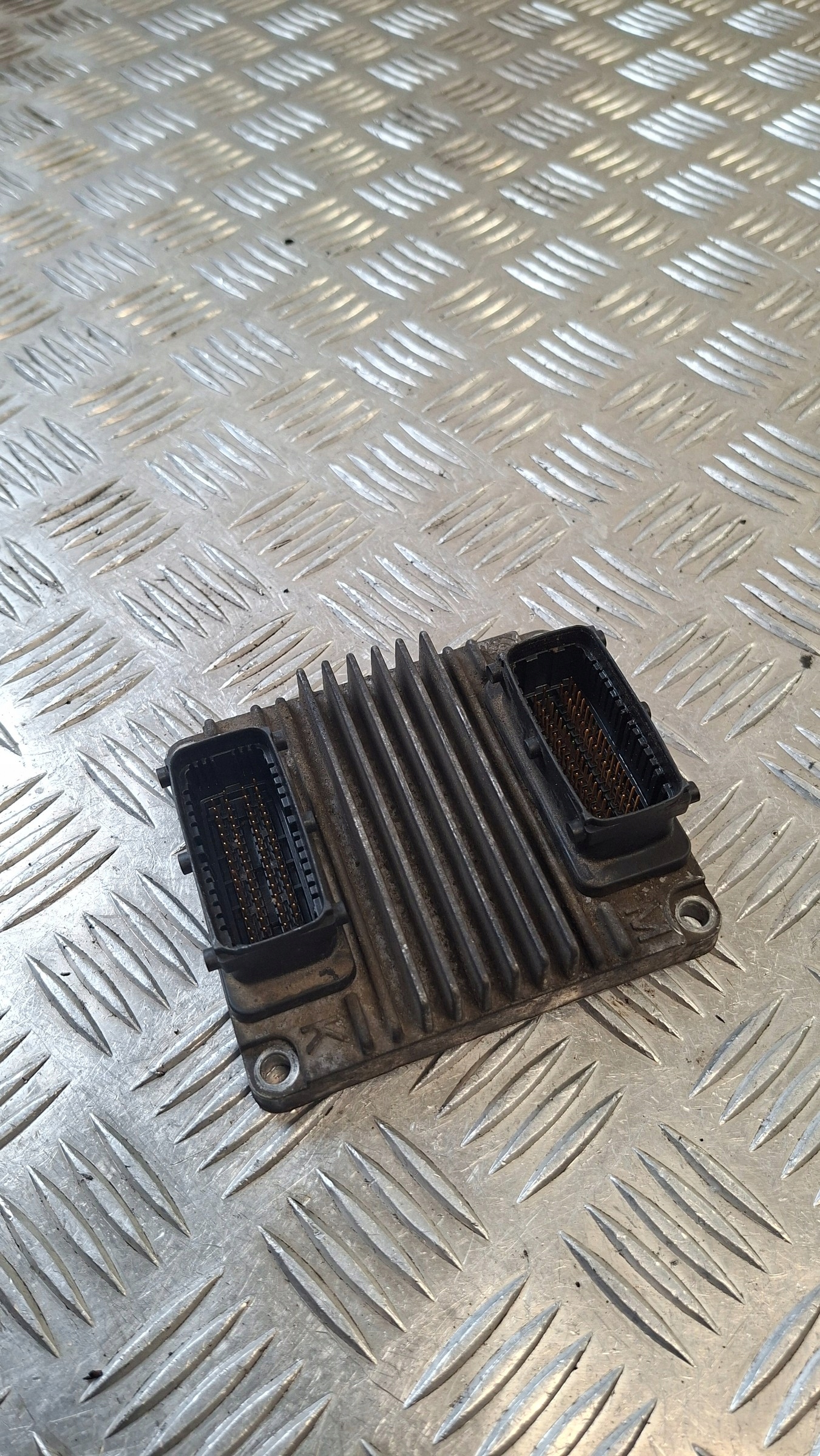control unit of the engine OPEL ASTRA II 1.7DTI