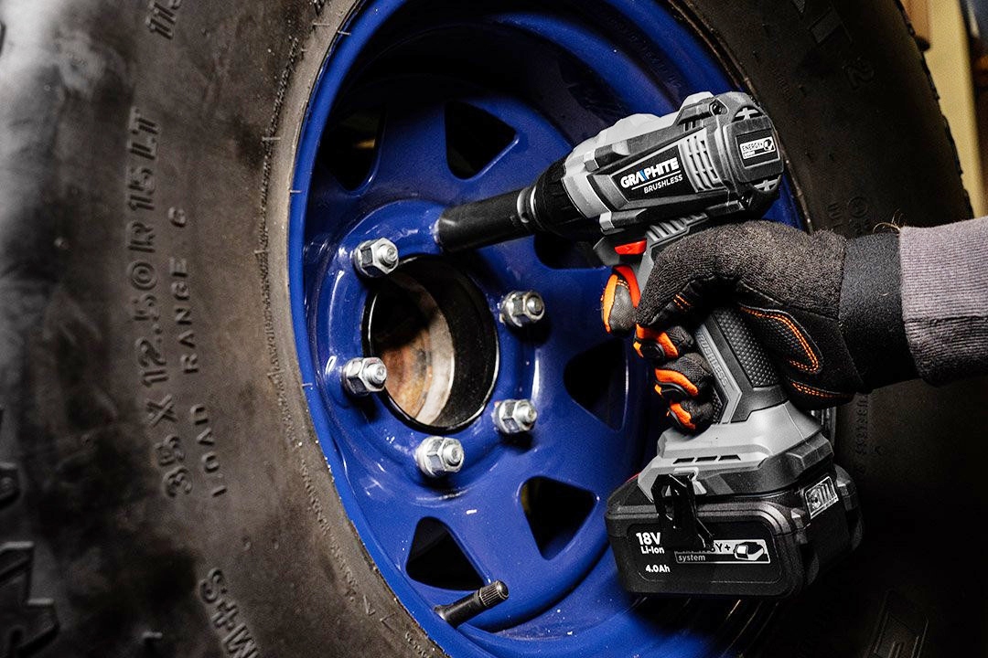 KLUCZ UDAROWY AKUMULATOROWY BEZSZCZOTKOWY MOCNY NA BATERIĘ AKUMULATOR 18V 4 Marka Graphite