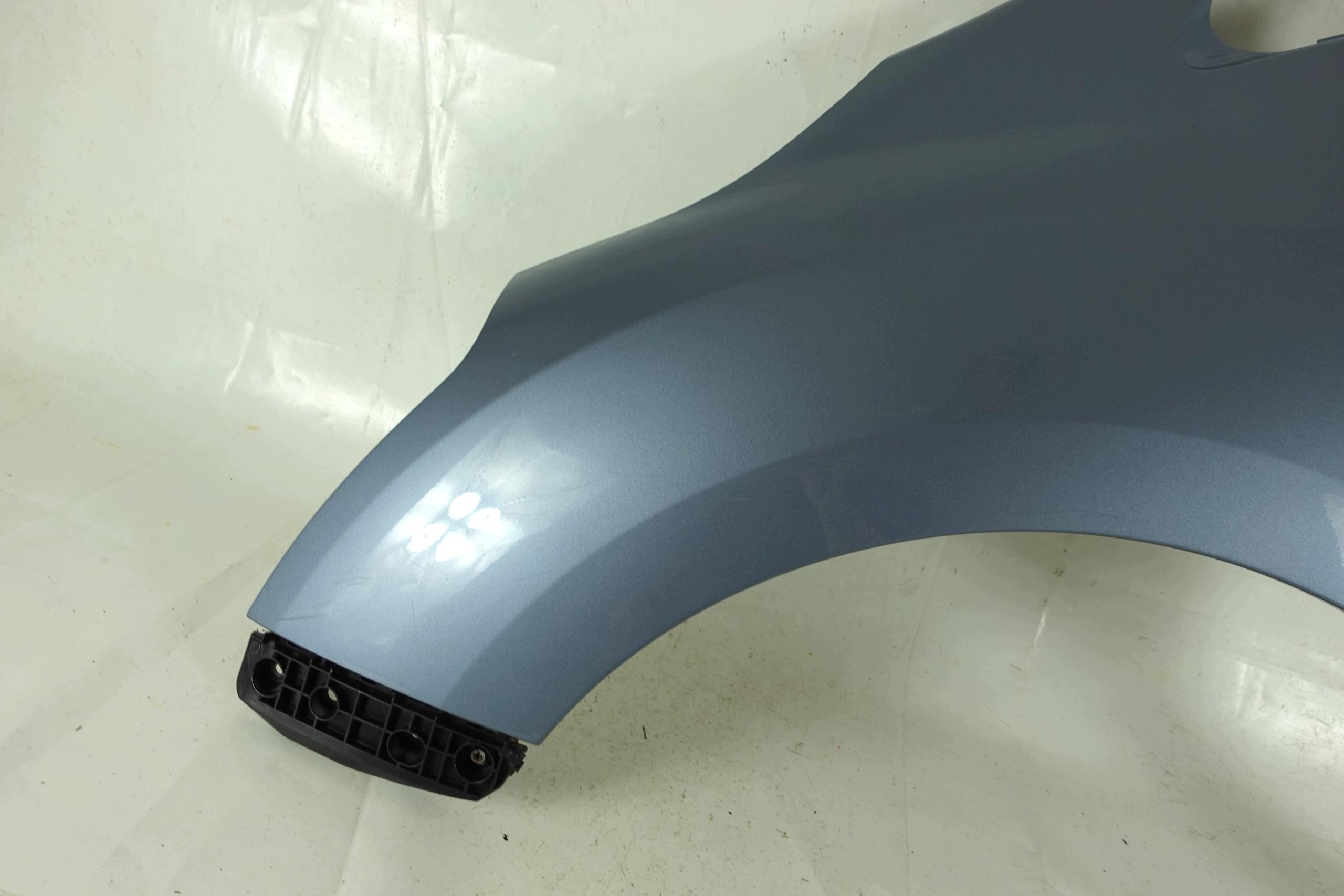 fender left front front TOYOTA VERSO 09-13 8T4 2009-2013