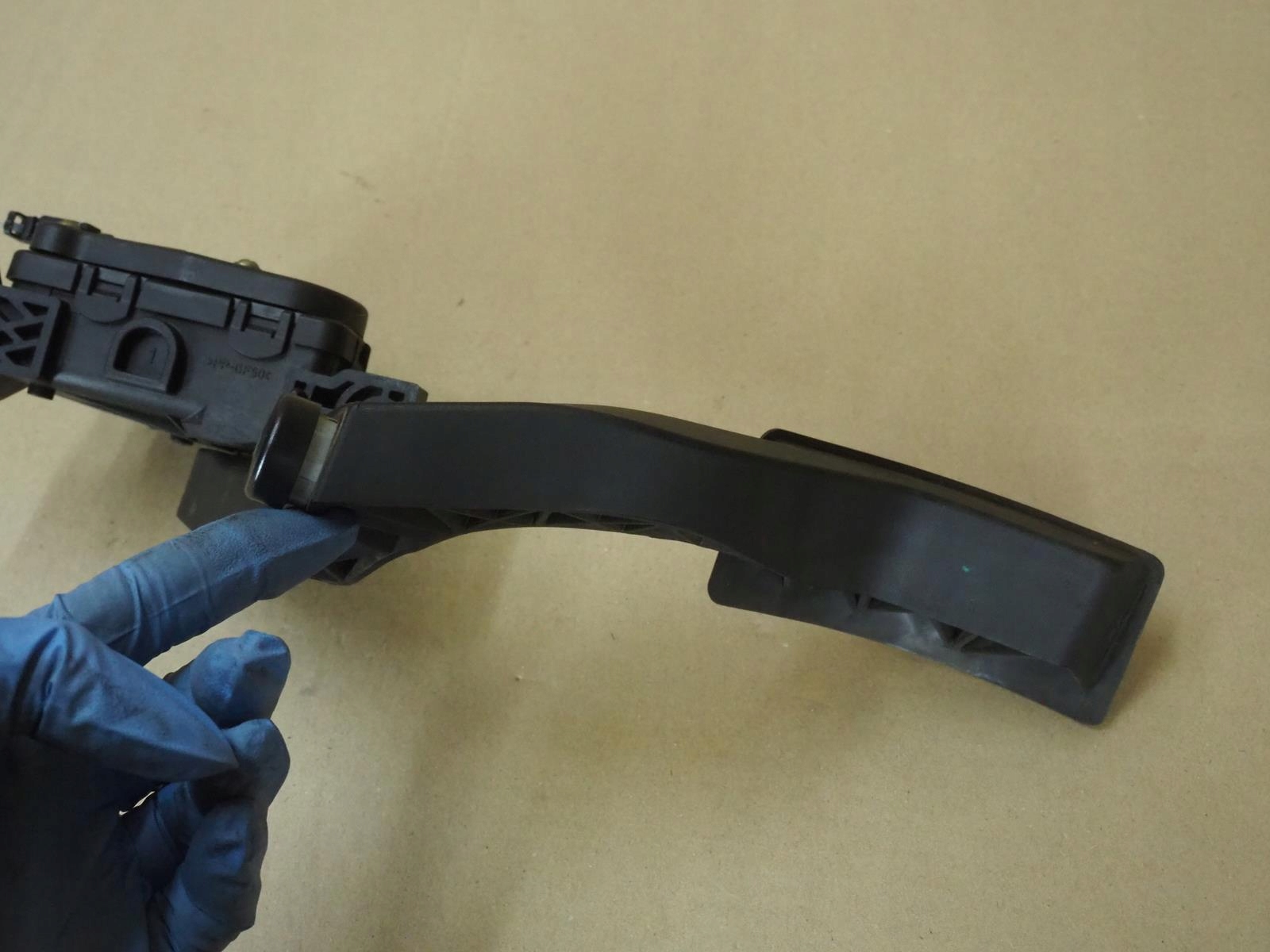 педаль потенциометр газа Audi OE 8D1723523A