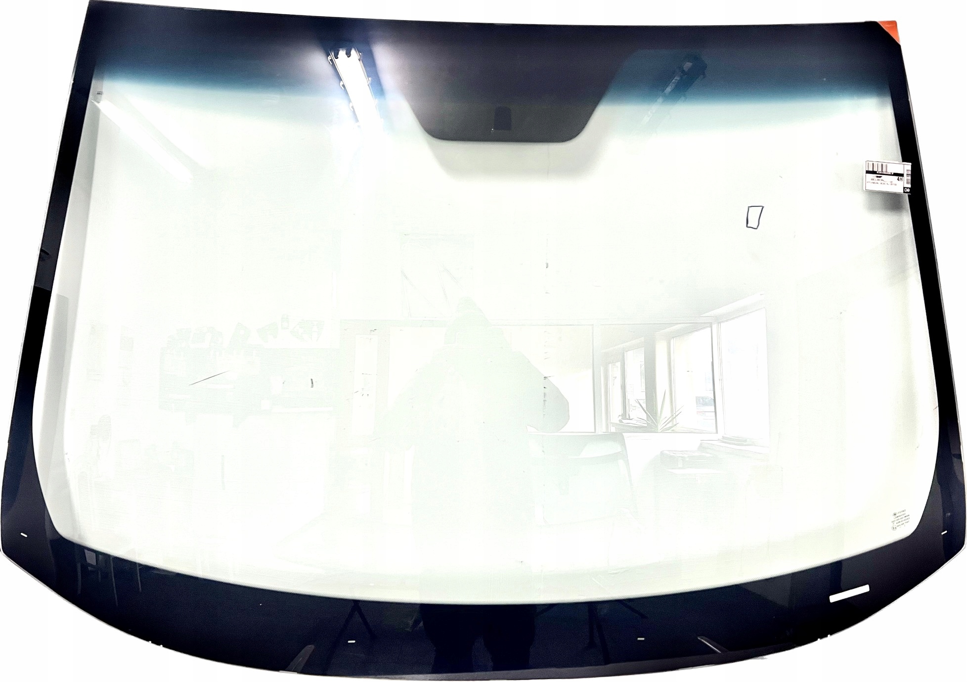 861102Y130 - HYUNDAI IX35 09 - ветровое стекло