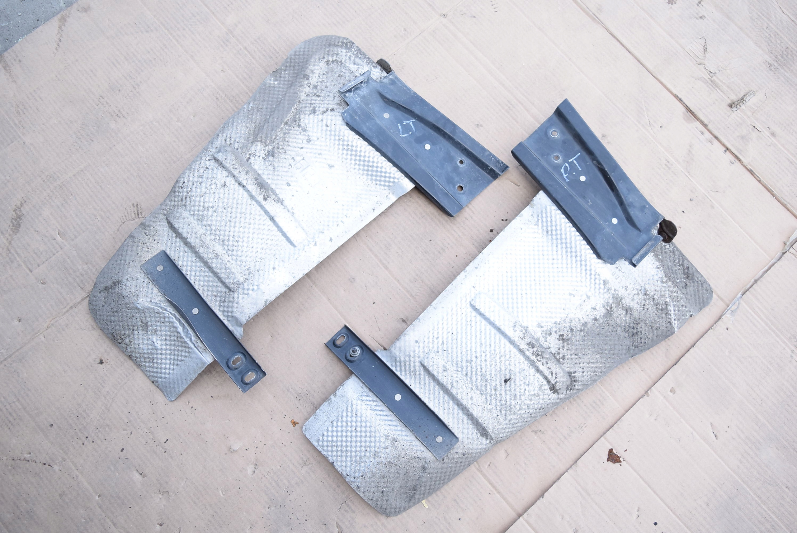 MERCEDES W219 3.2 CDI OSŁONA TERMICZNA ALUMINIOWA TŁUMIKA WYDECHU L/P