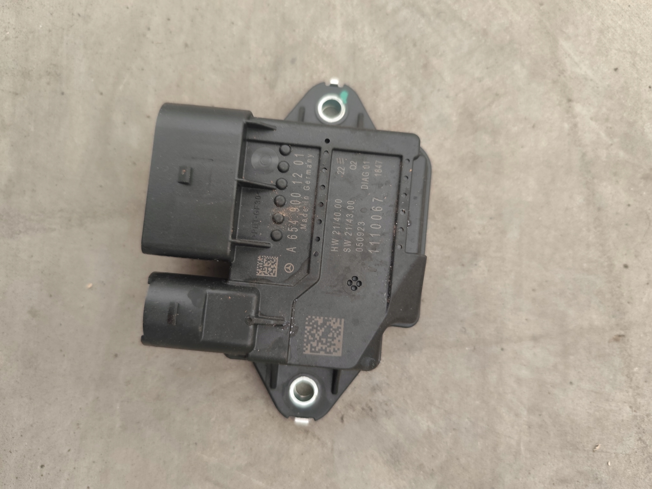 MERCEDES GLA W247 2.0 D module relay plugs ZAROWYCH