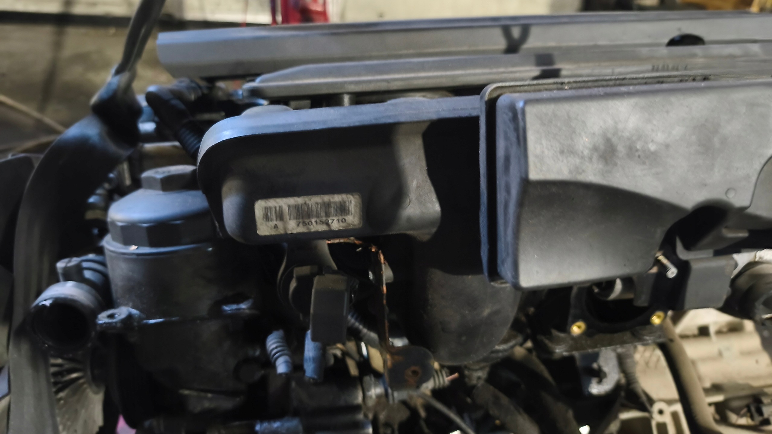 engine pillar BMW E39 520i M54B22 226S1