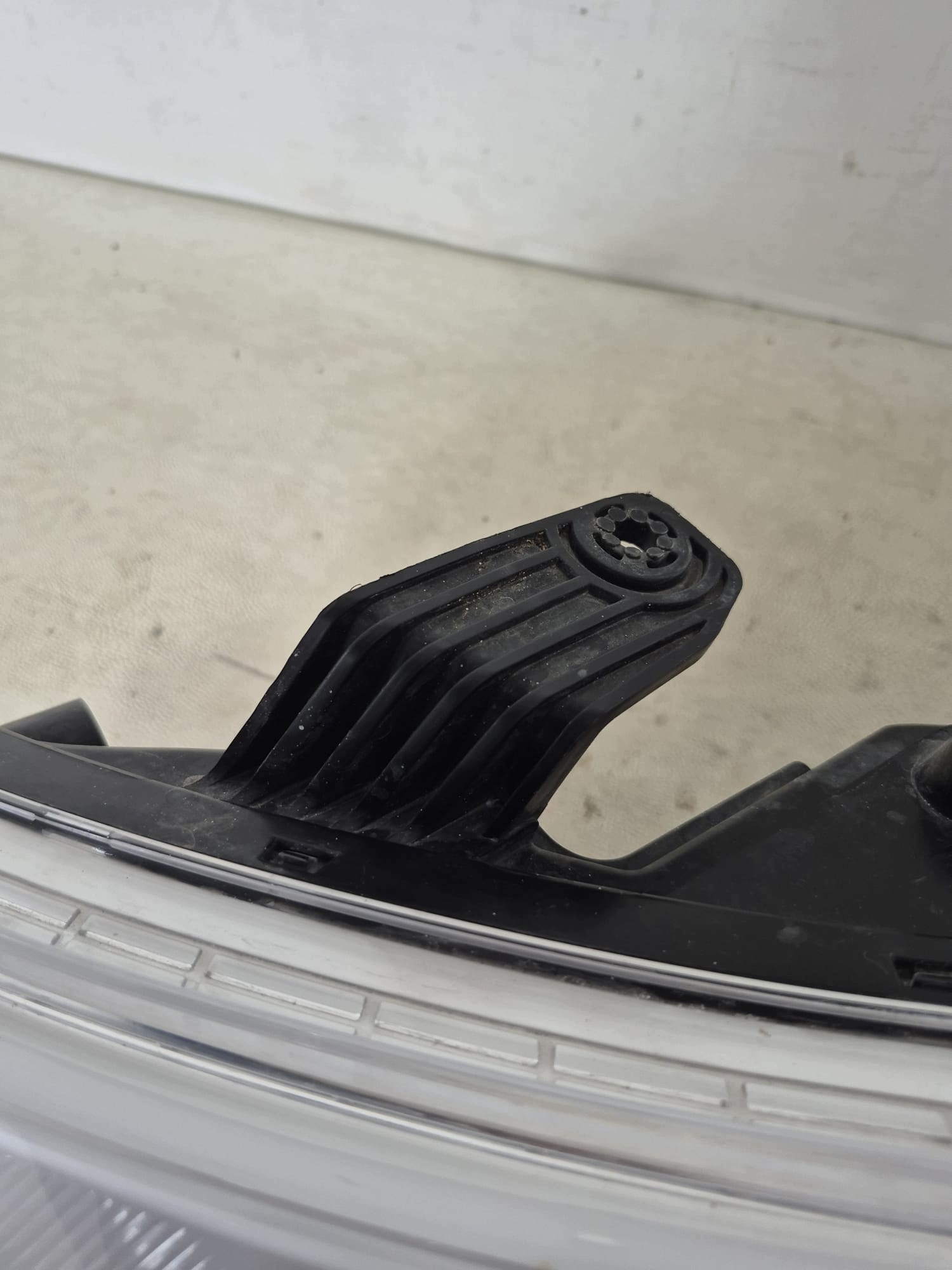 HYUNDAI I20 II 2 14- light left front front lens LED 92101-C8200