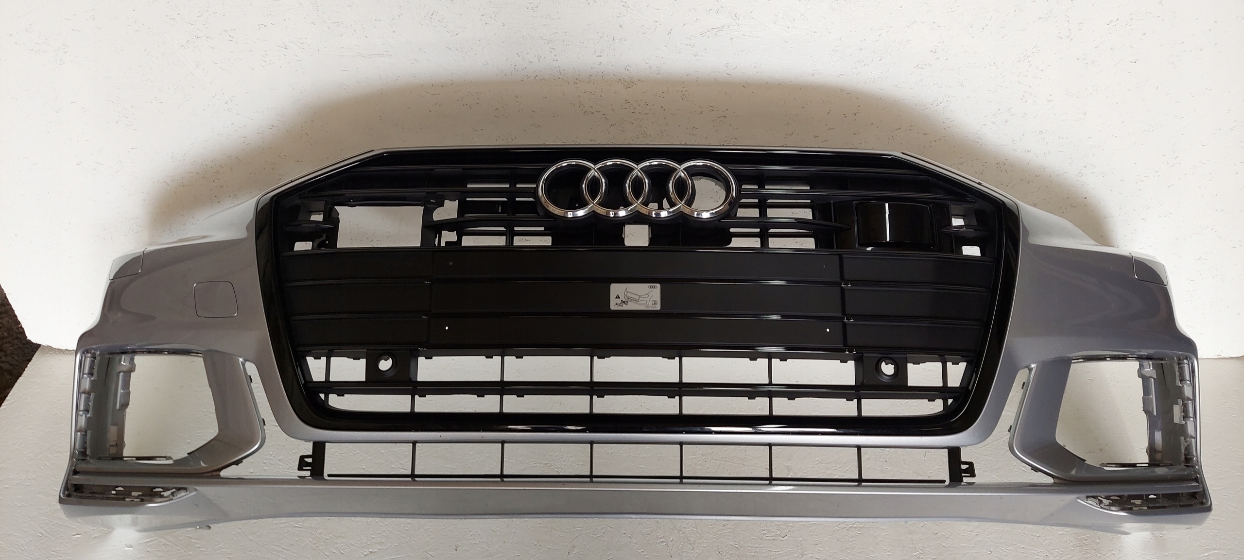 Audi a6 c8 s6 s-line 4k0 бампер решеточка black