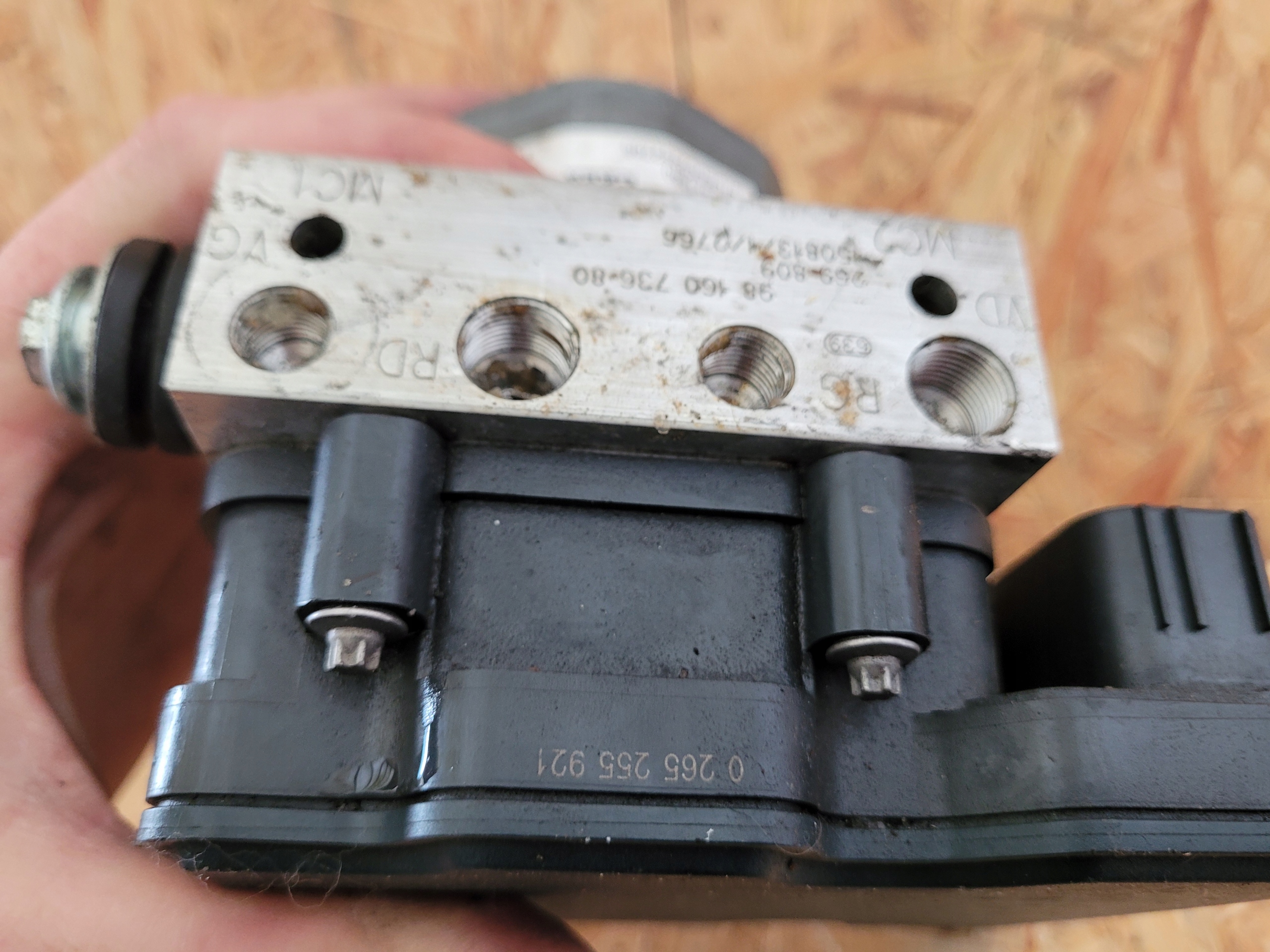 pump ABS brake PSA 9816071080