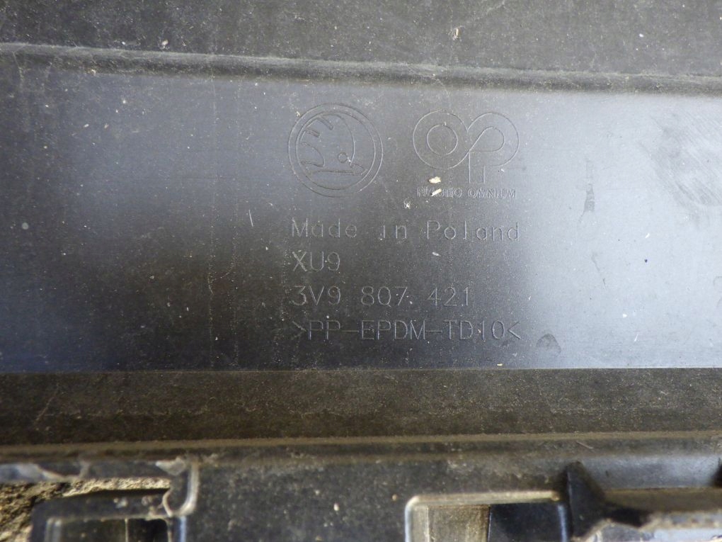 SKODA SUPERB III KOMBI 3V9 15- bumper rear