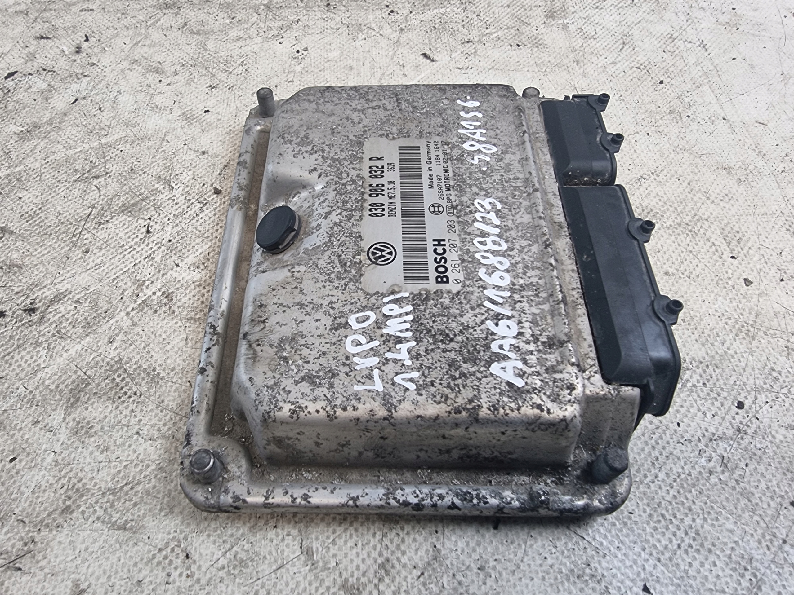 computer control unit of the engine OE 030906032R VW LUPO 1.4 MPI