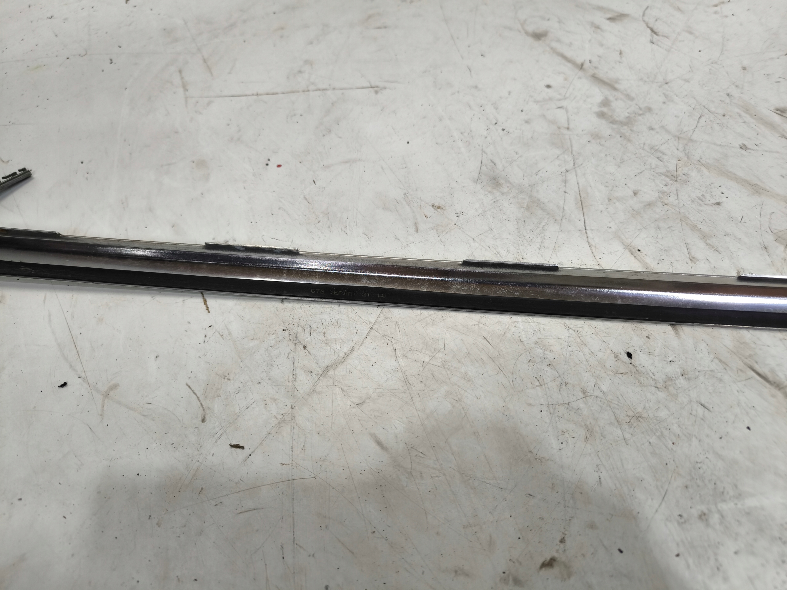 moulding windows CHROM left rear part AUDI Q7 4L 4L0853345 original !!!