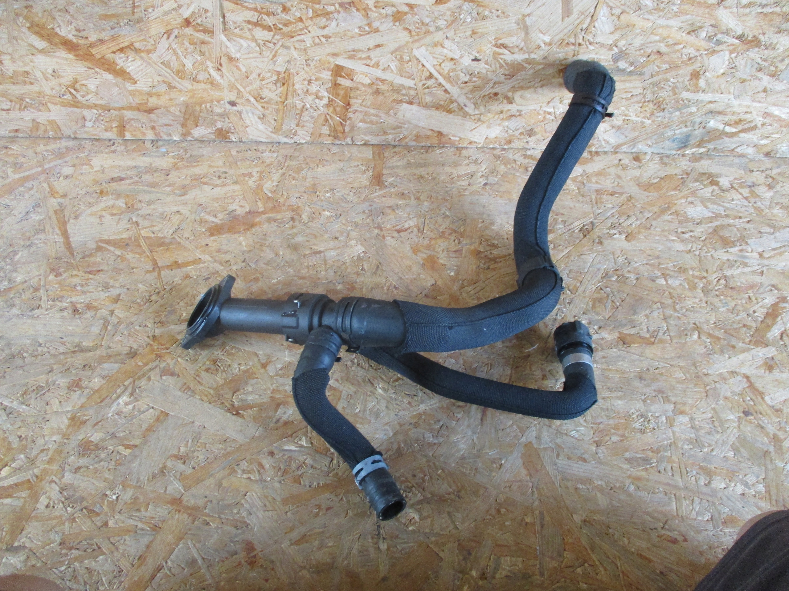 pipe hose radiator AUDI A4 B8 8K0122293B