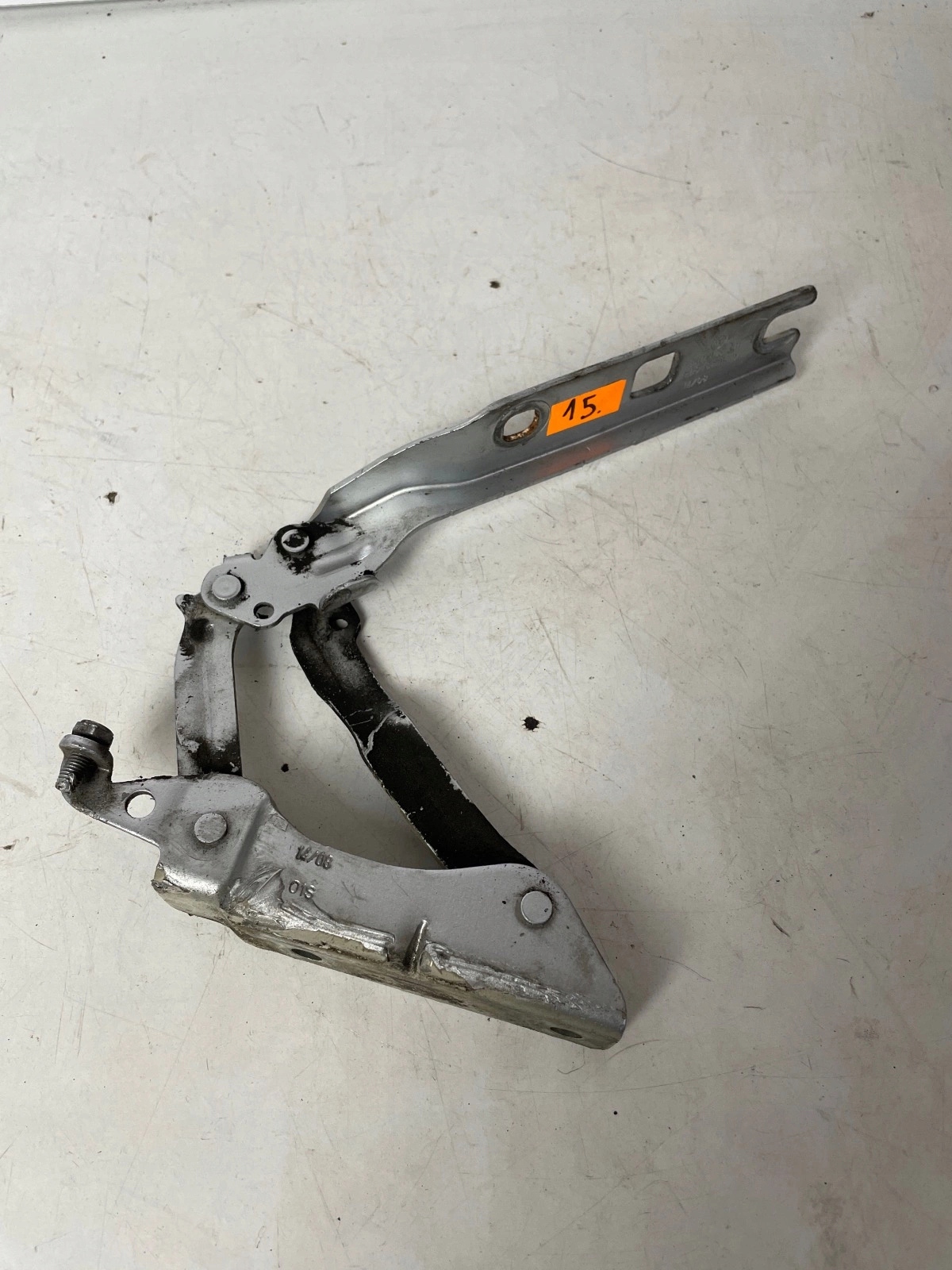 hinge bonnets front front left Volkswagen Golf VI