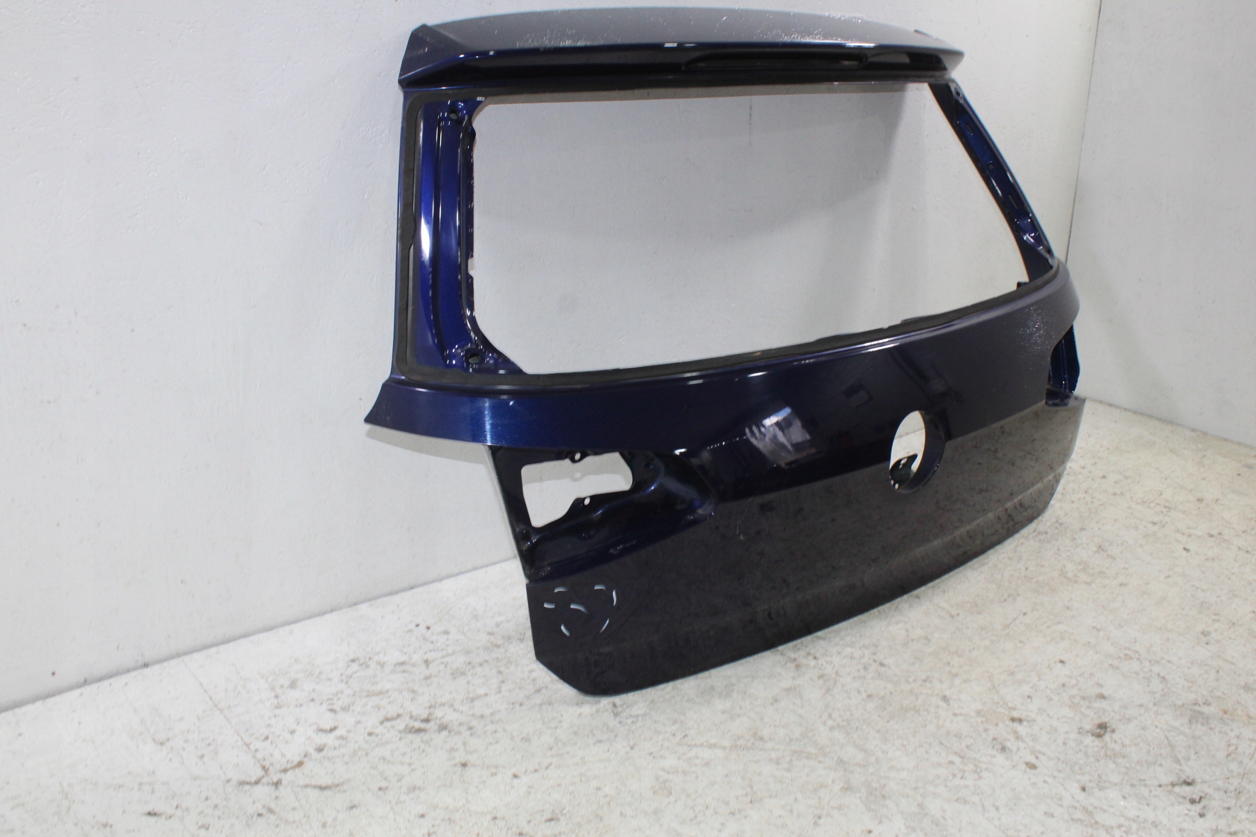 VW Golf VII HB trunk door boot rear part