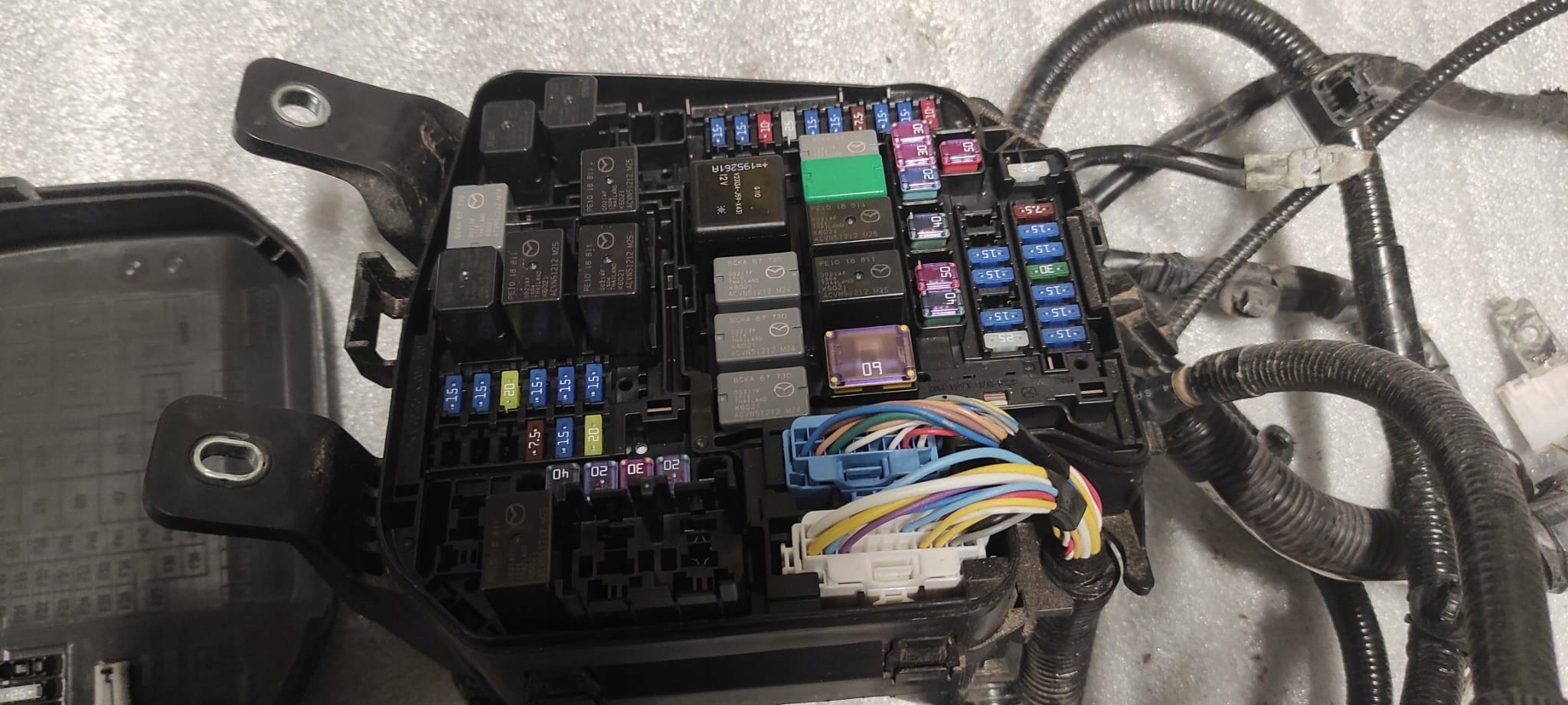 mazda CX-30 блок предохранителей год 2021