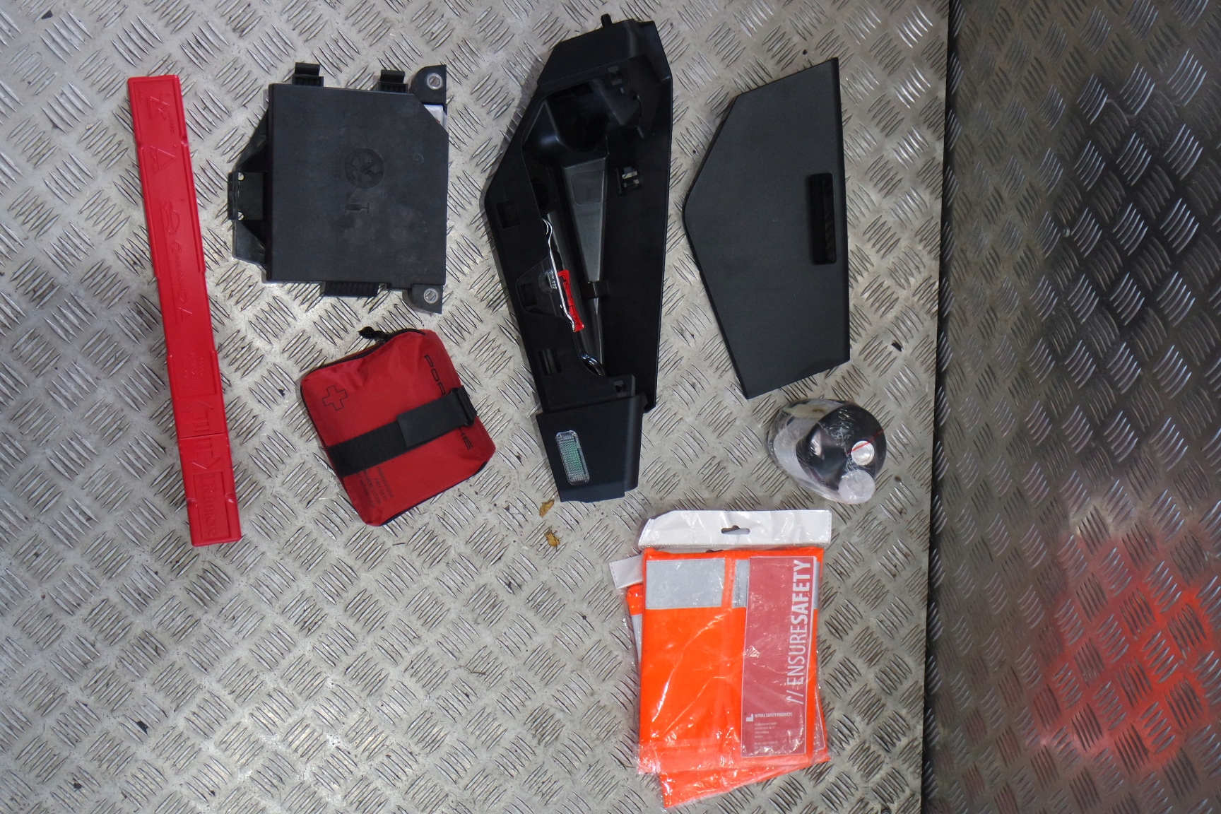 991 - КОМПЛЕКТ ДЛЯ РЕМОНТУ КОЛІС PORSCHE 992 GT3