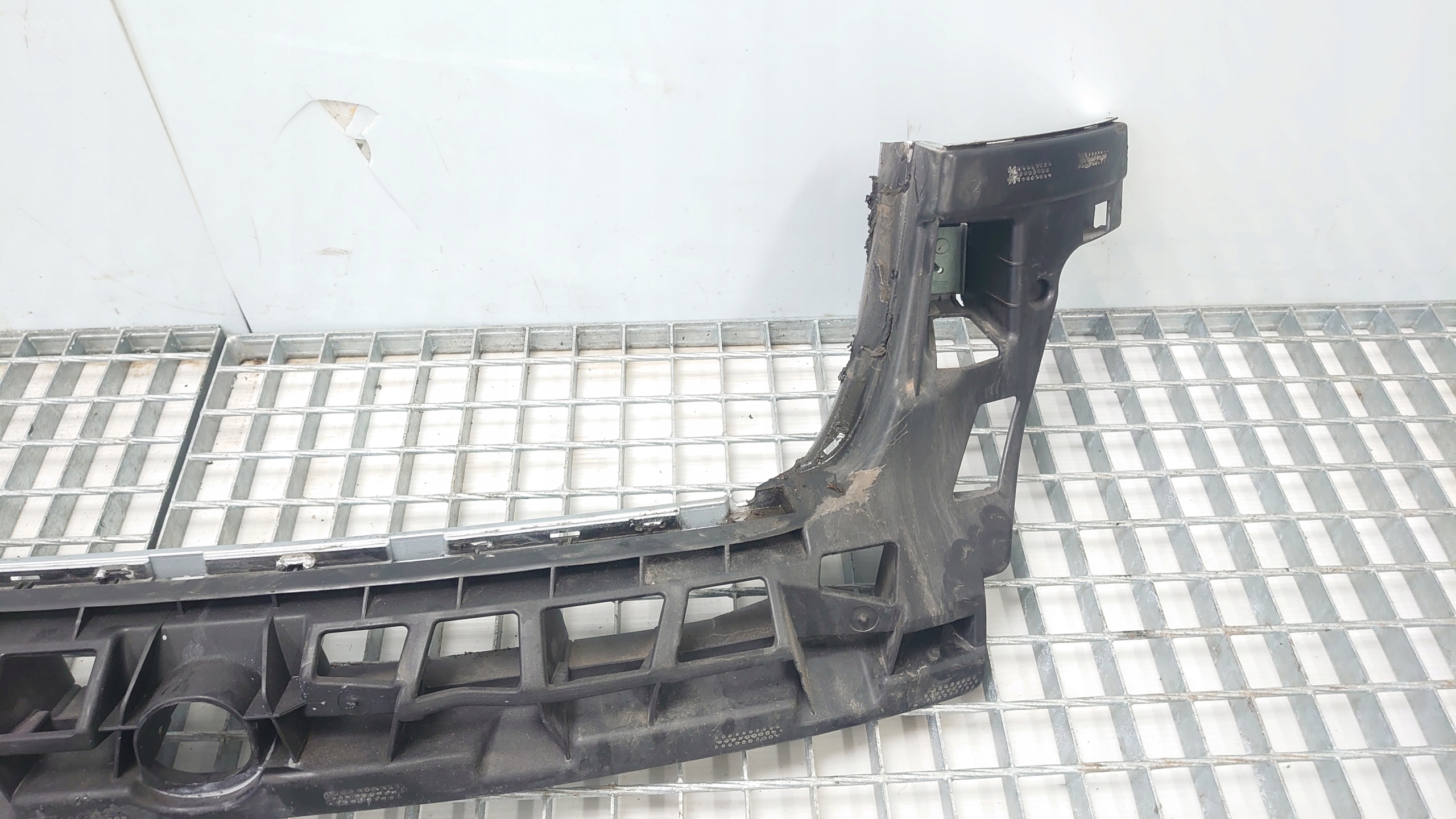 AUDI A6 C6 versteifung der stoßstange heck 4F9807385