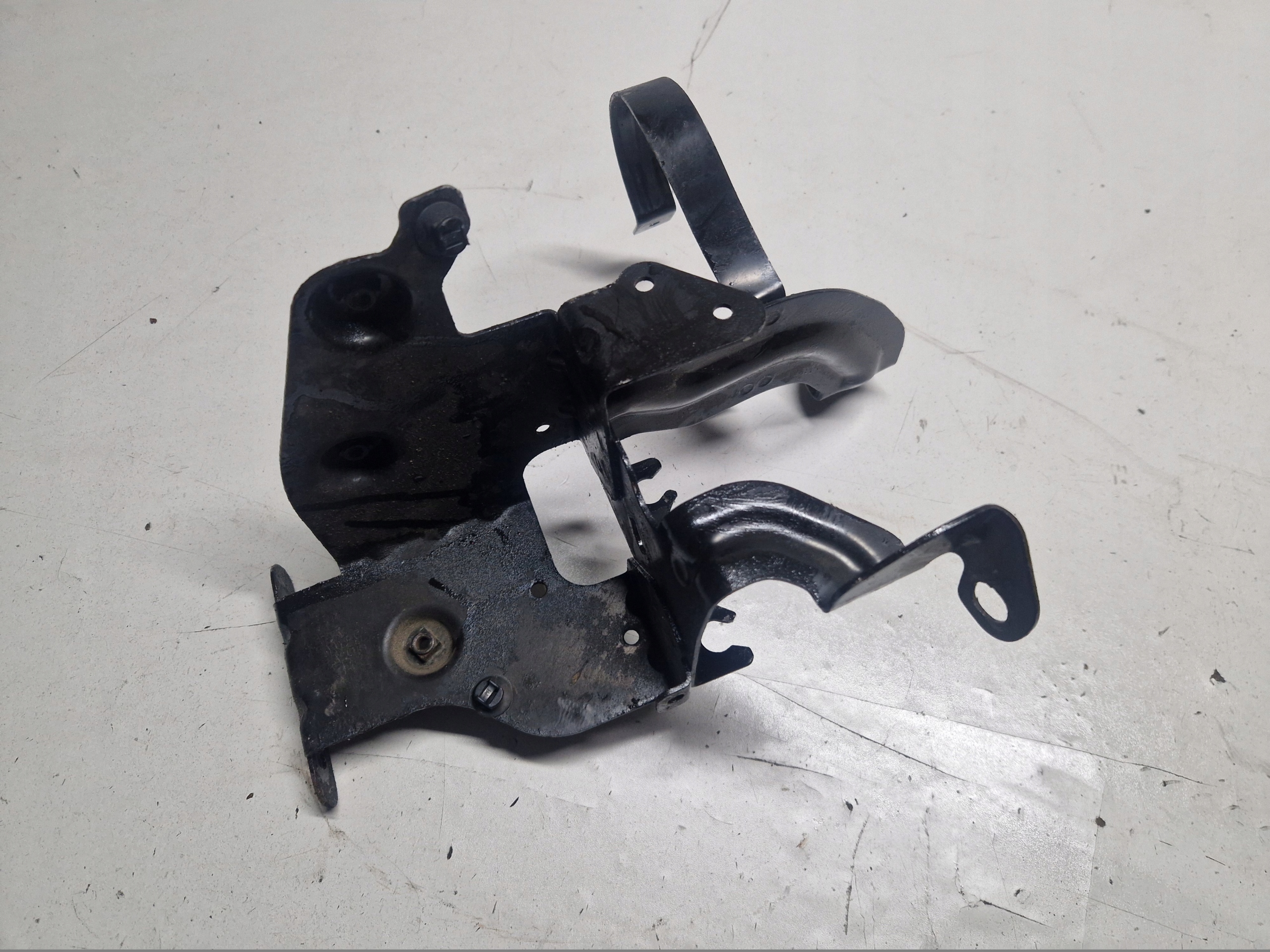 AUDI A6 C6 2.7 TDI holder pump ABS 4F0614119M