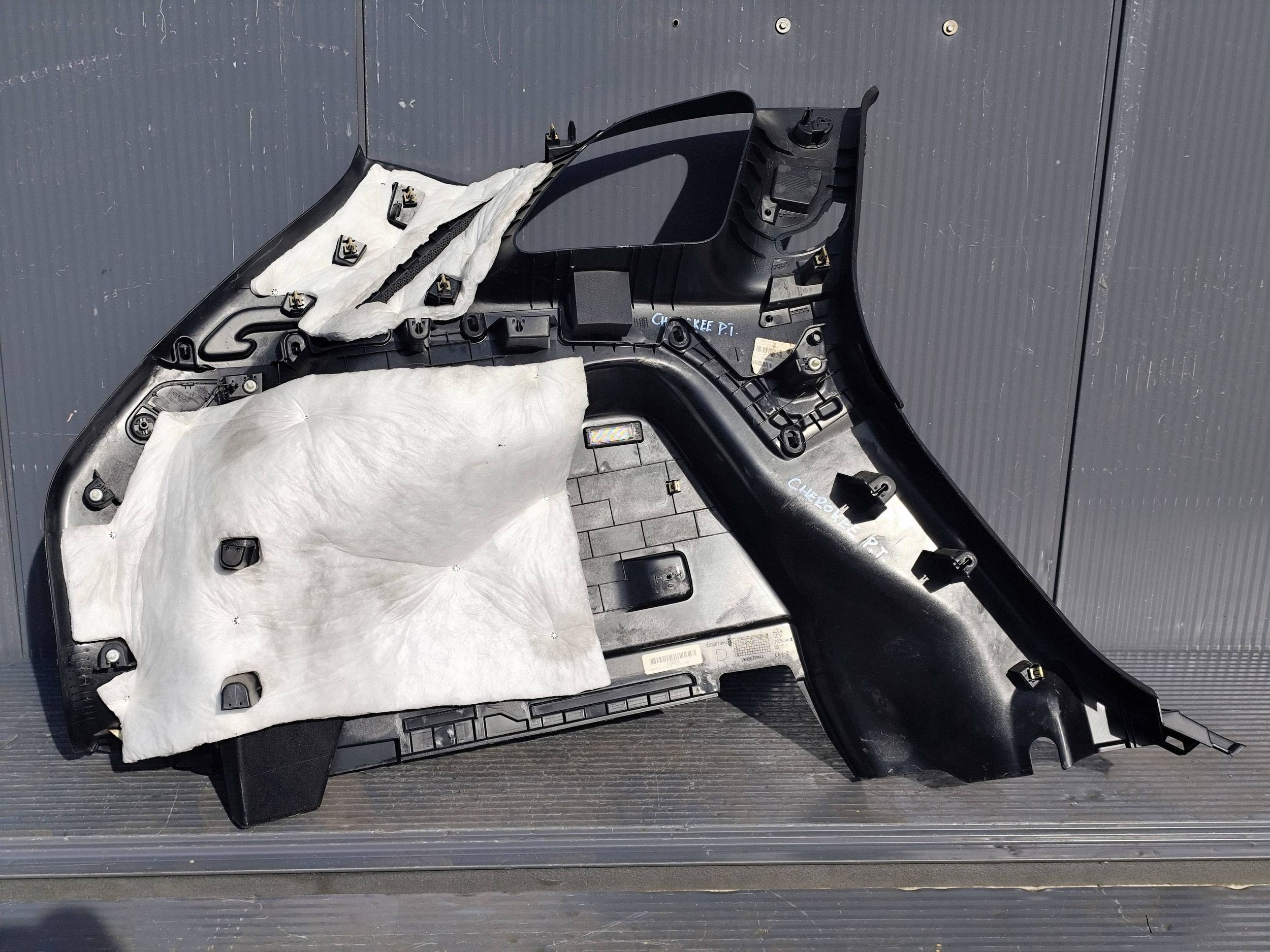 JEEP CHEROKEE KL side upholstery boot right