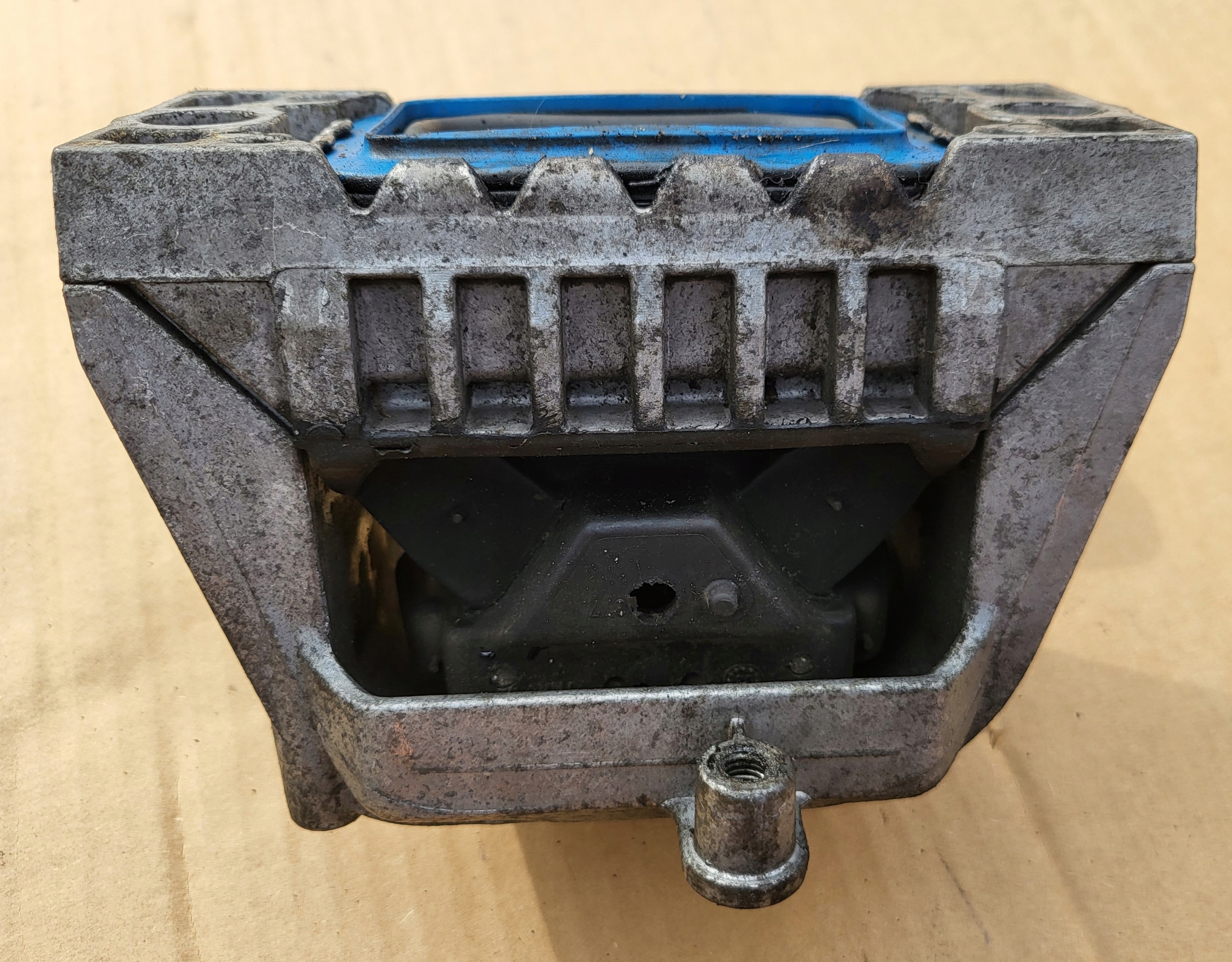 holder engine mount VW GOLF V AUDI SEAT SKODA OE 1K0199262BB 3618372
