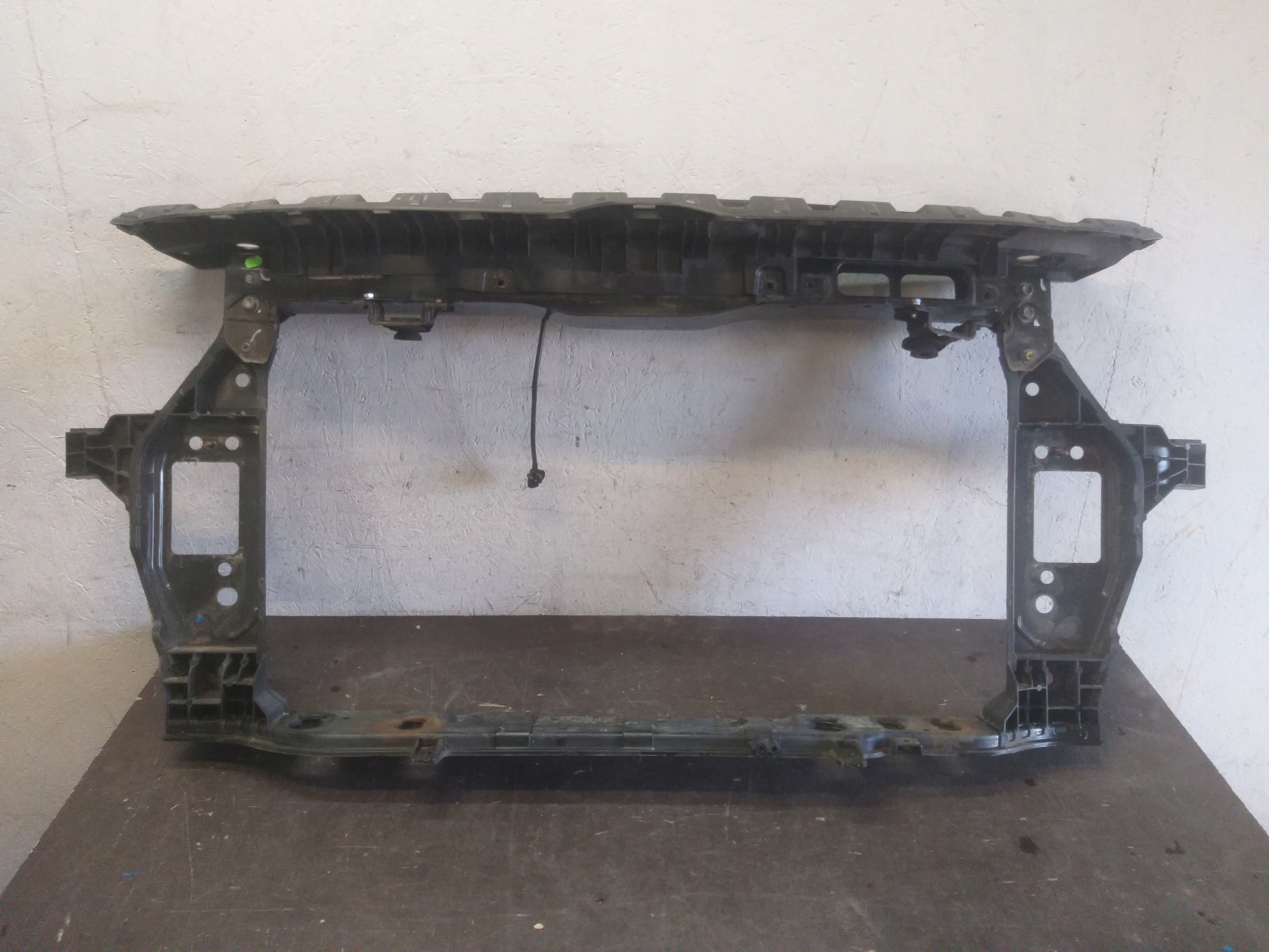 support panel for radiators HYUNDAI I20 II 2 14- 64101-68000