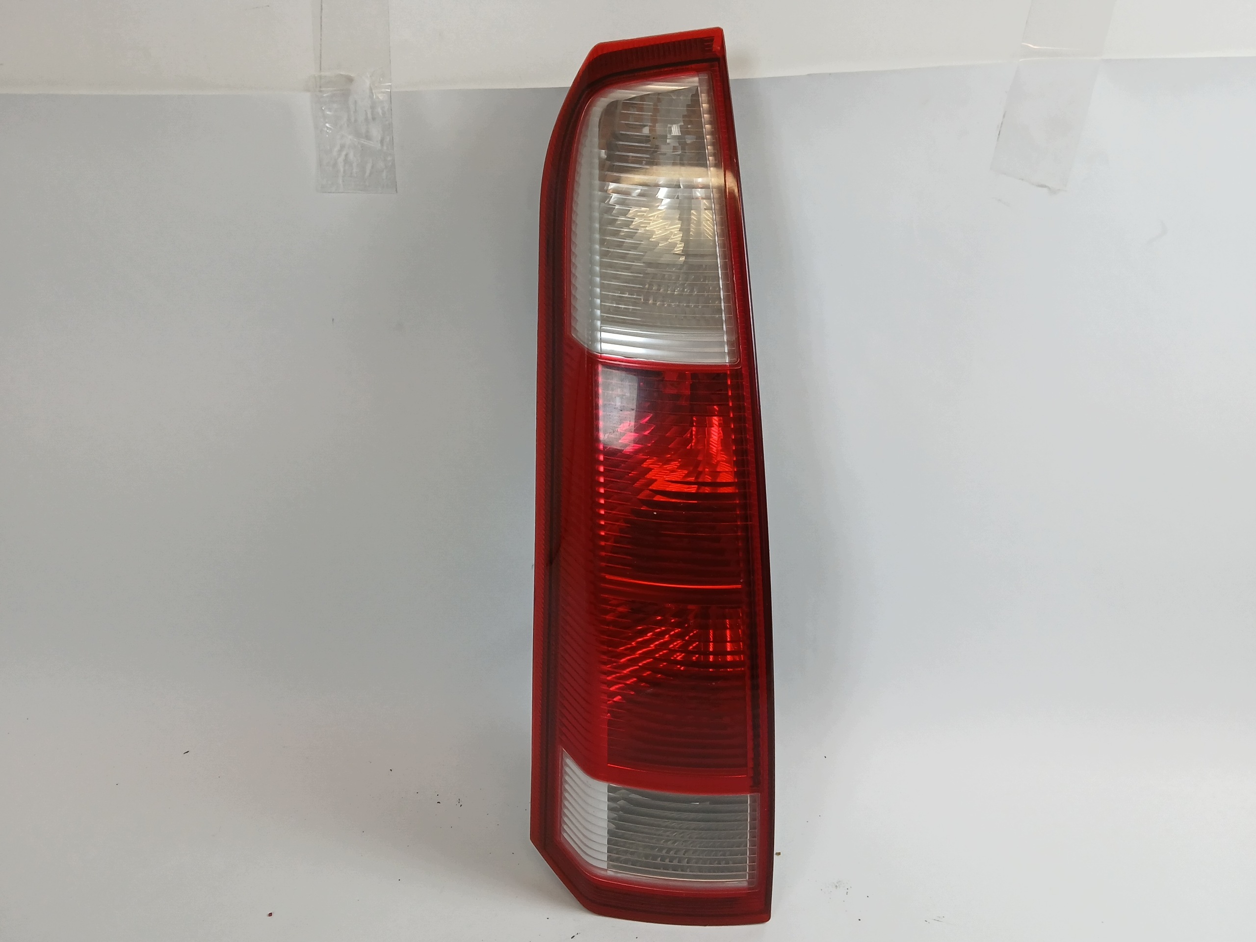 OPEL MERIVA A light left rear part