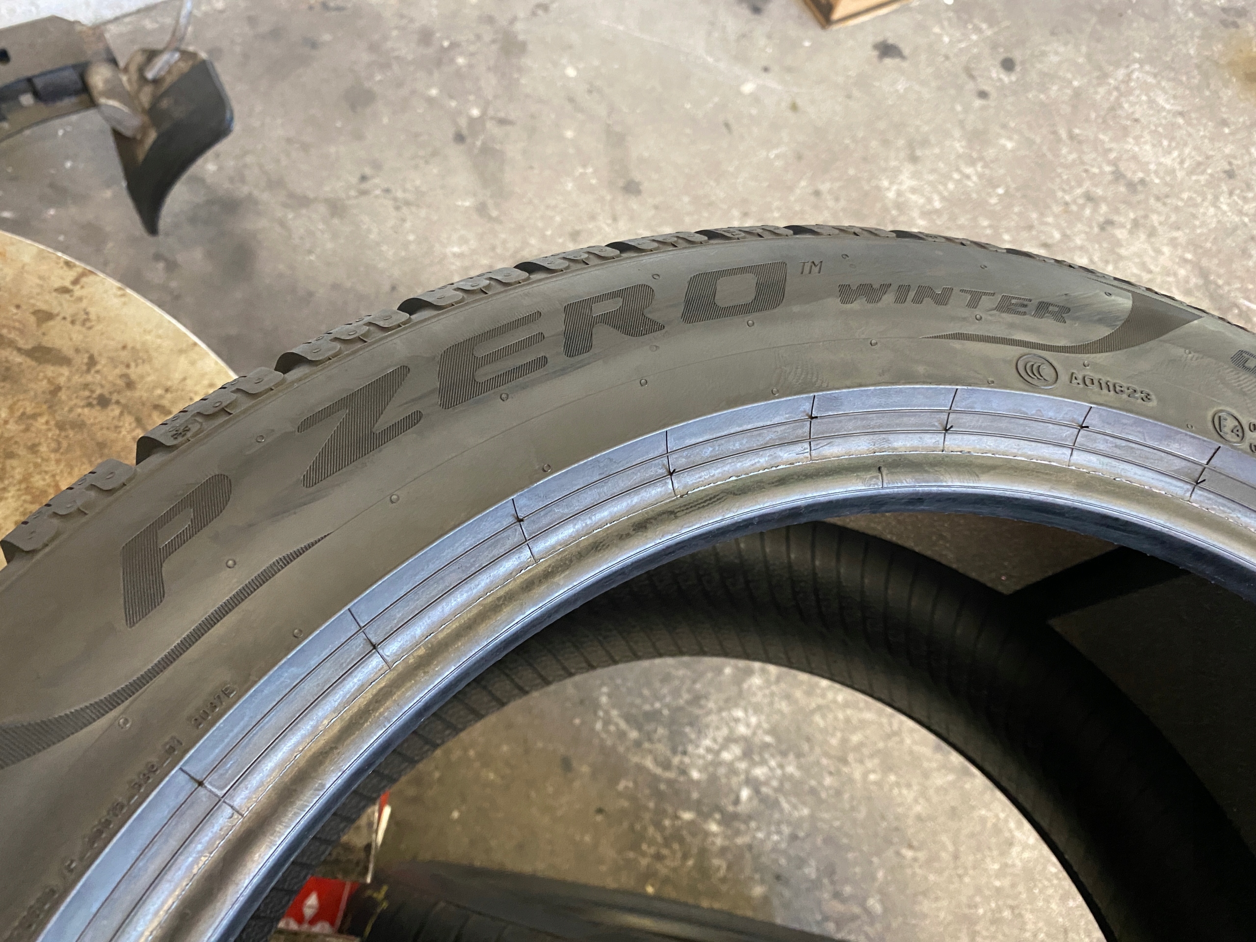 2 tyres winter 285/40R19 Pirelli P ZERO Winter 7mm 2022r