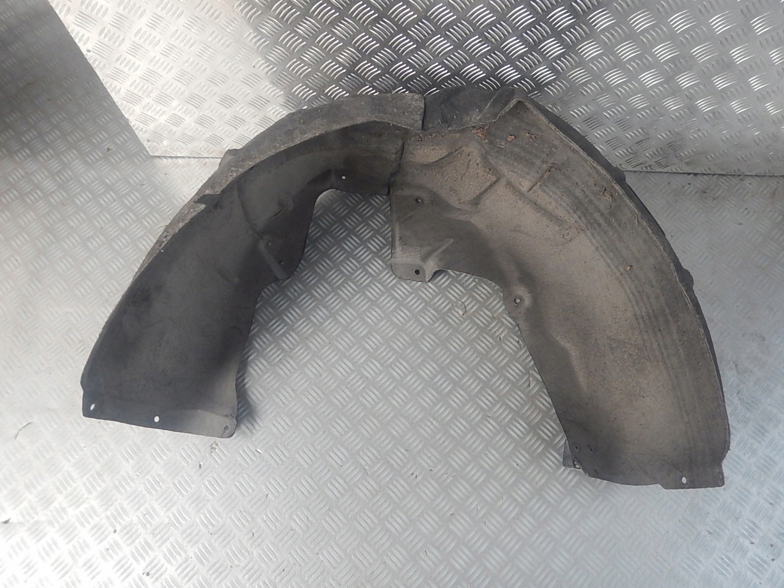 TESLA MODEL 3 PRAWE NADKOLE TYŁ 1081584-00-B