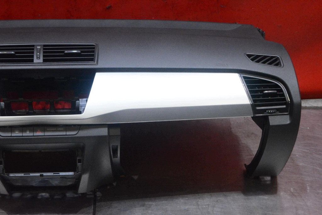 dashboard instrument panel console cockpit airbag EU SKODA FABIA 3 III NJ 14-18