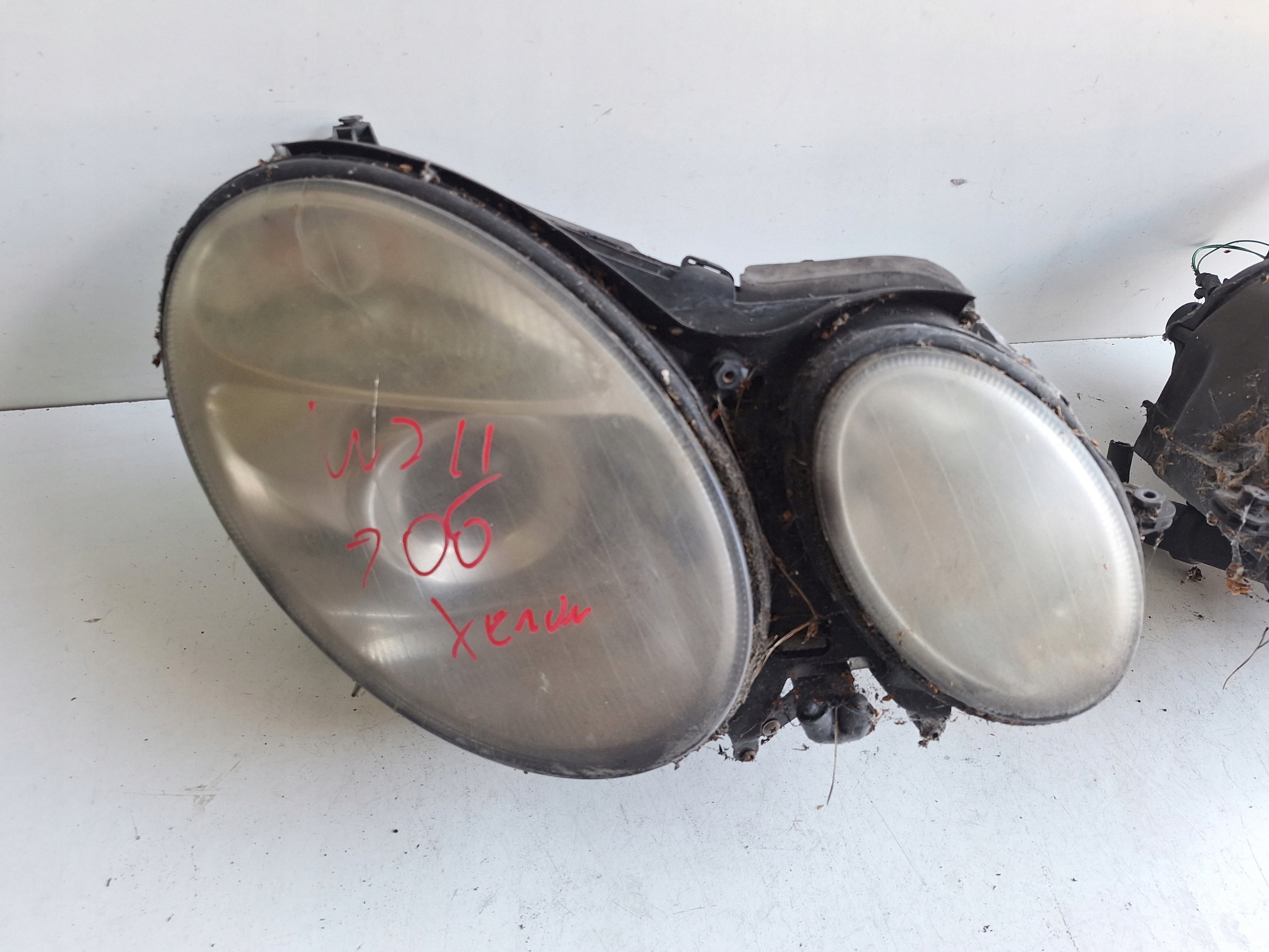 MERCEDES E-KLASA W211 02-06 light left XENON UK