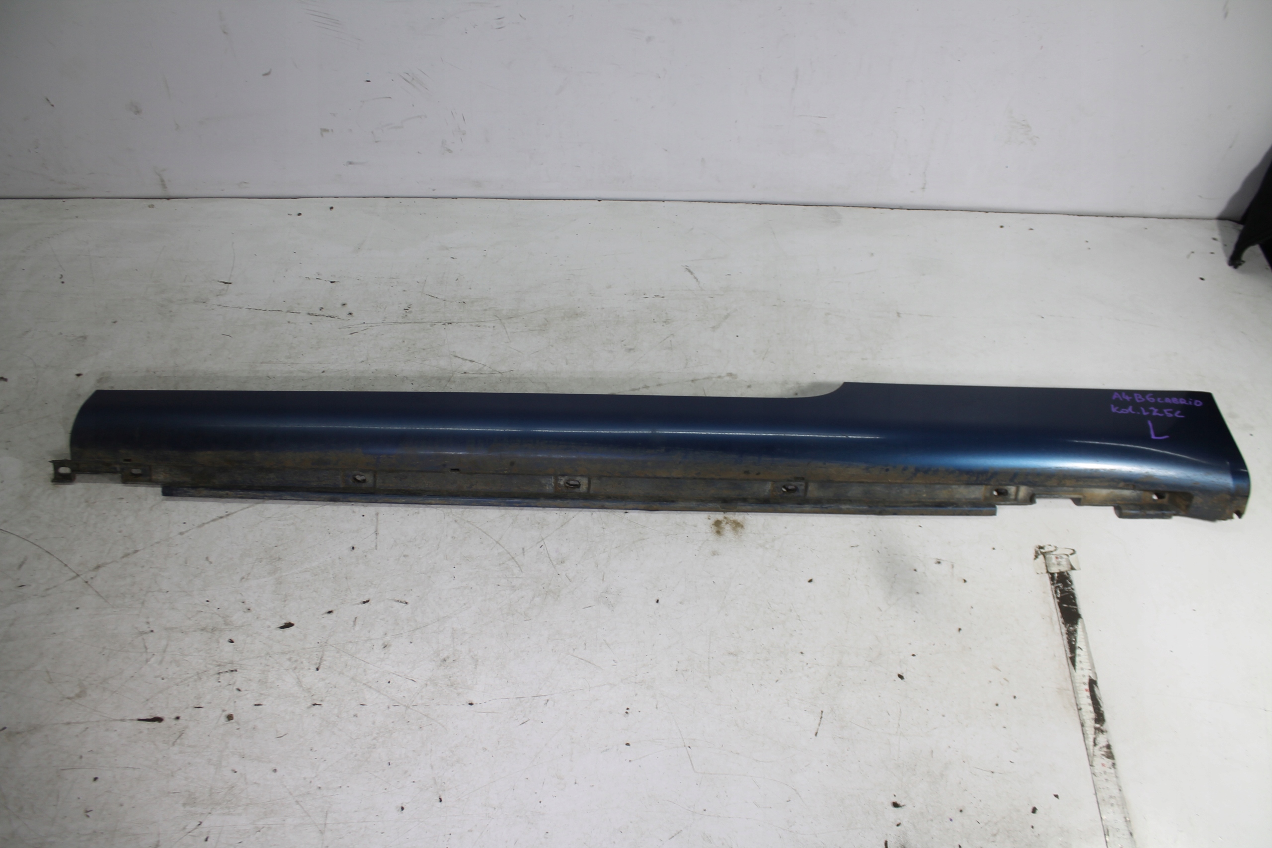moulding threshold left AUDI A4 B7 CABRIO LZ5C 06-08