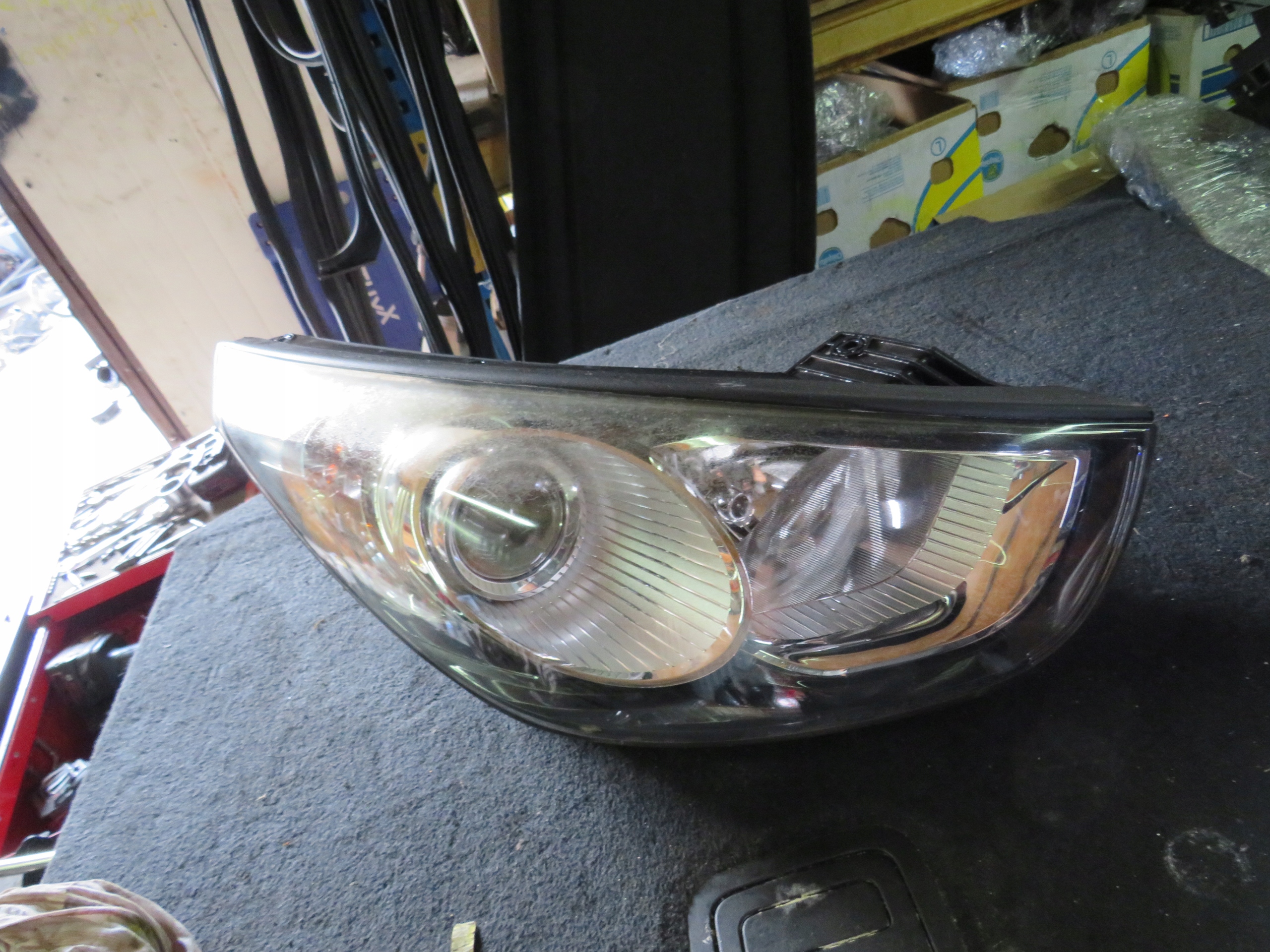 ФАРА ПРАВА ПЕРЕДНЯ HYUNDAI Ix35