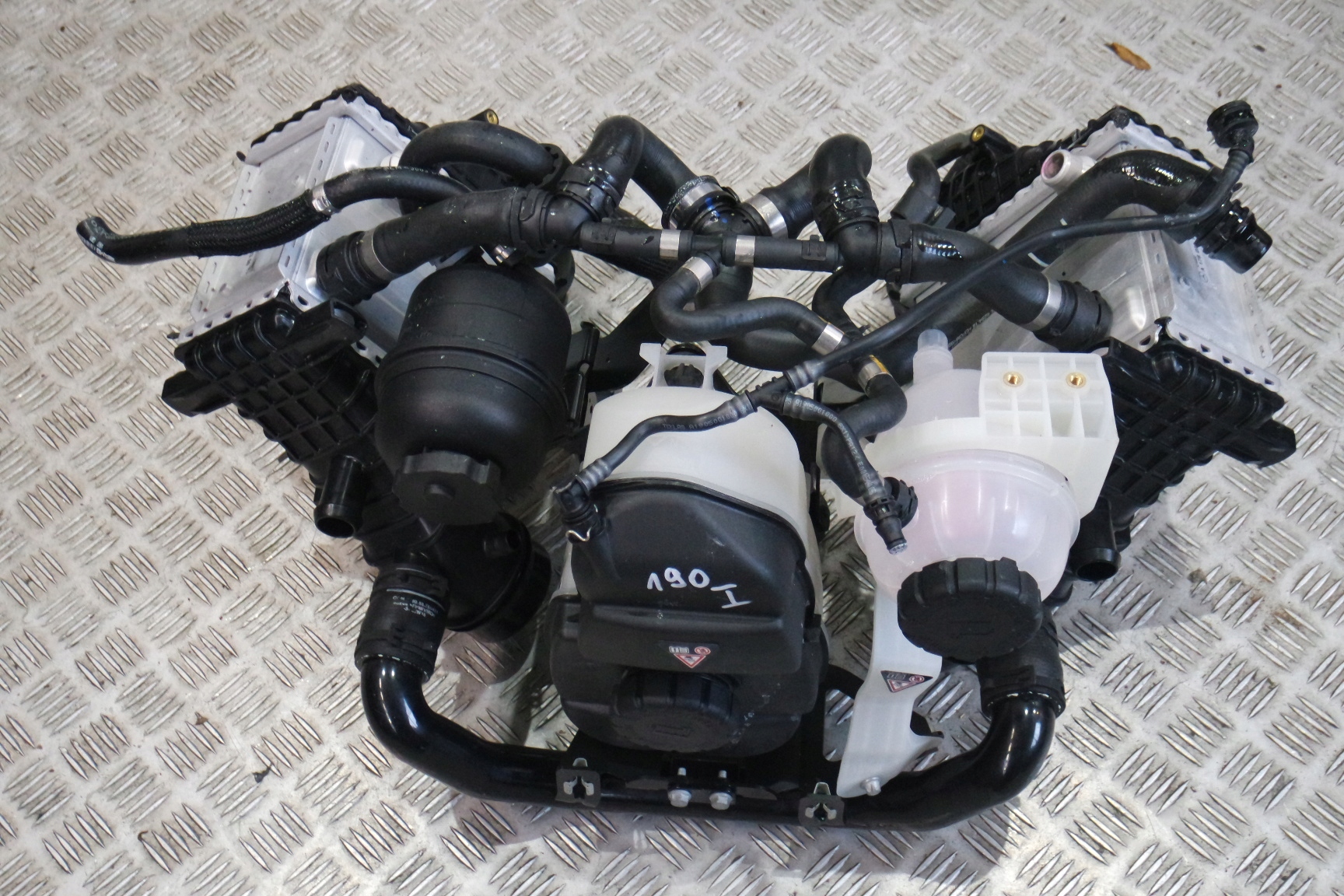 KOMPLETNY INTERCOOLER ZBIORNICZKI GT AMG W190
