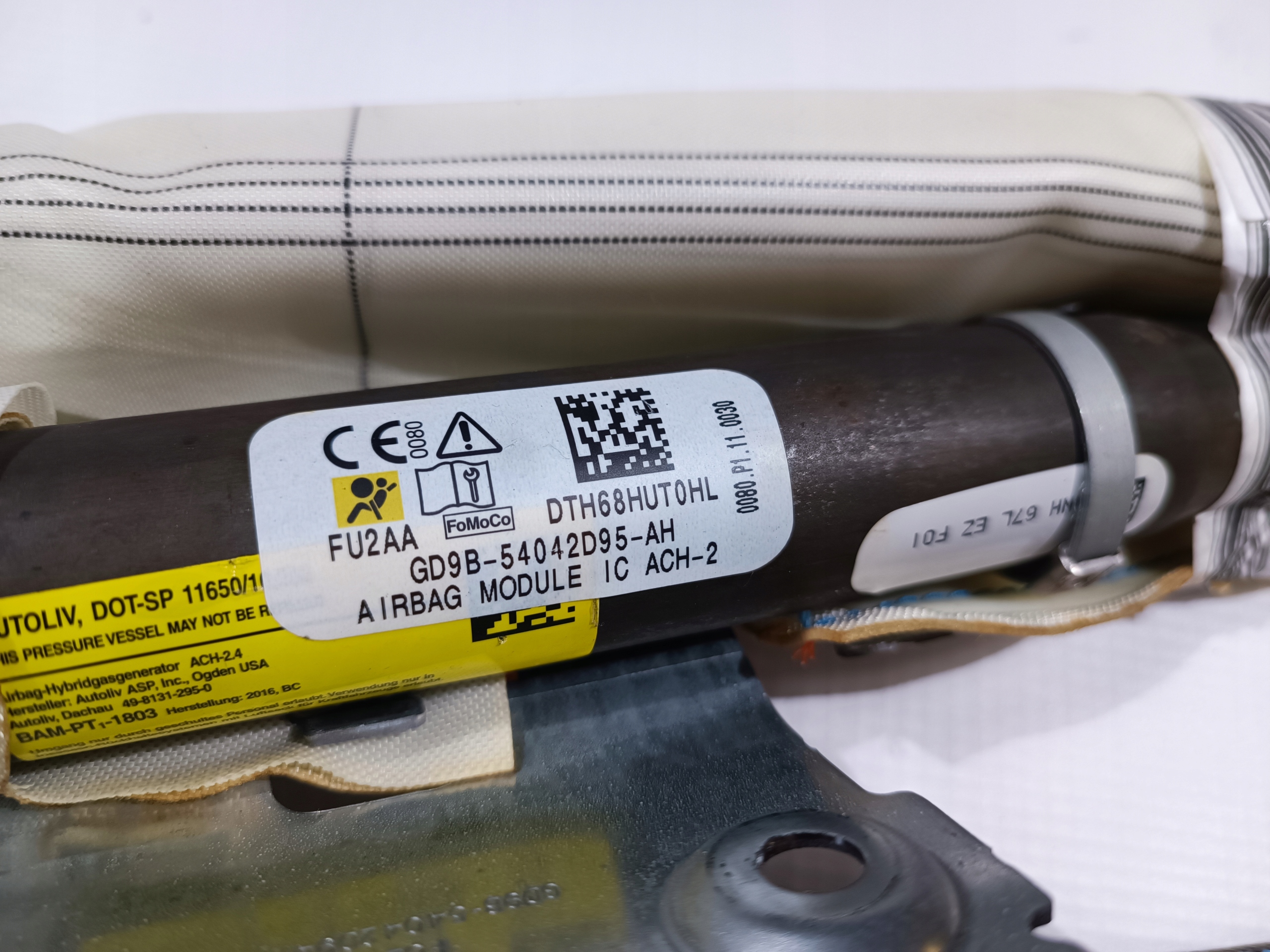 LINCOLN Continental 2017 левый Подушки