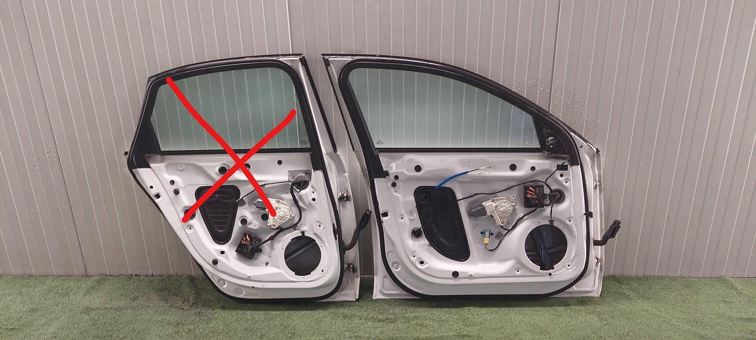 door left front AUDI A4 B8 LAK: LY9C