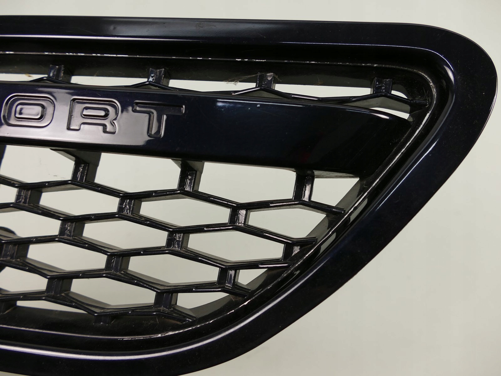 RANGE ROVER SPORT L320 grid fender right LRC796