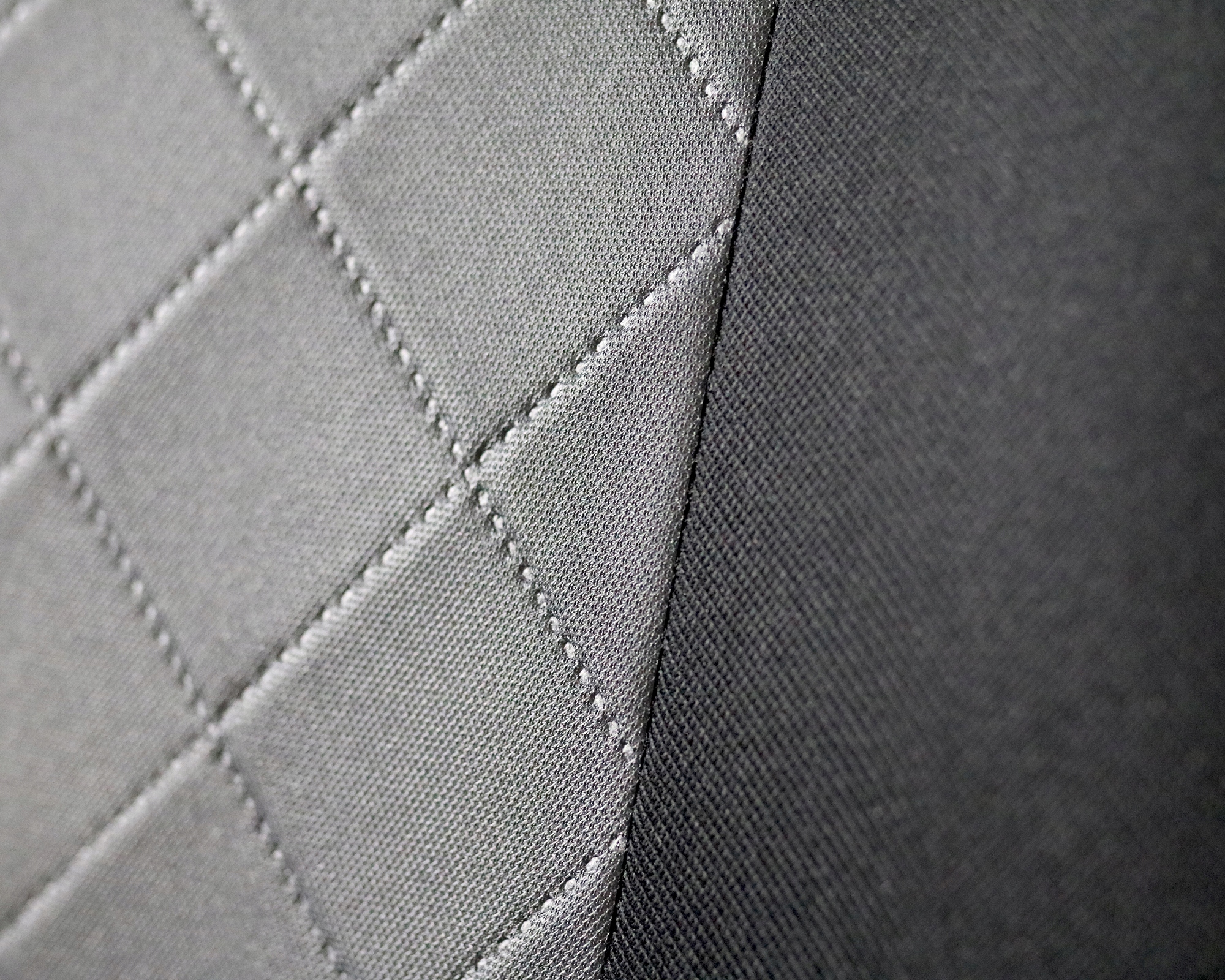 POKROWCE MIAROWE NA SIEDZENIA do VW T5 9m Cechy dodatkowe szwy/otwory na poduszki powietrzne