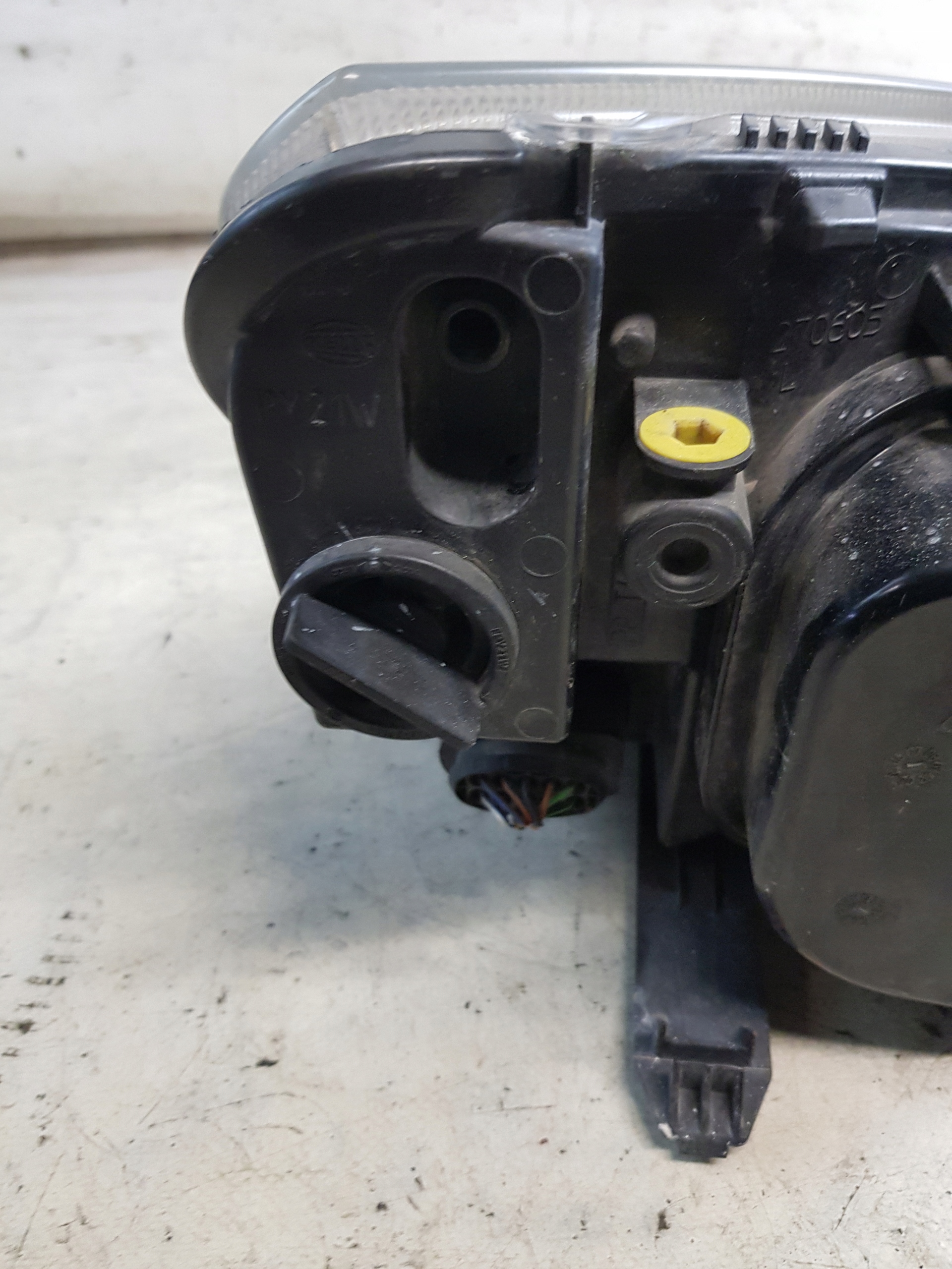 light left front Ford C-Max Mk1 Europa 3M5113006AH