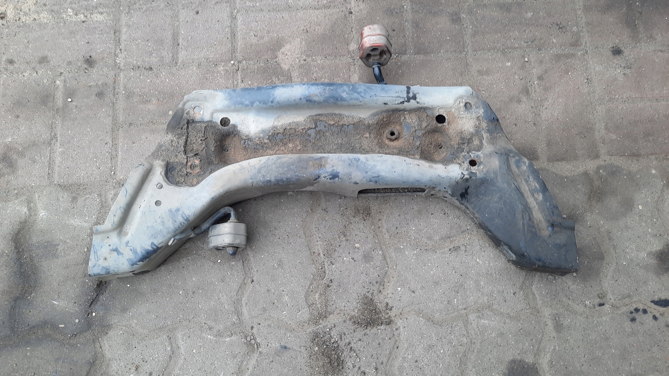 САНИ ДВИГАТЕЛЯ VW POLO 9N 1.2 B