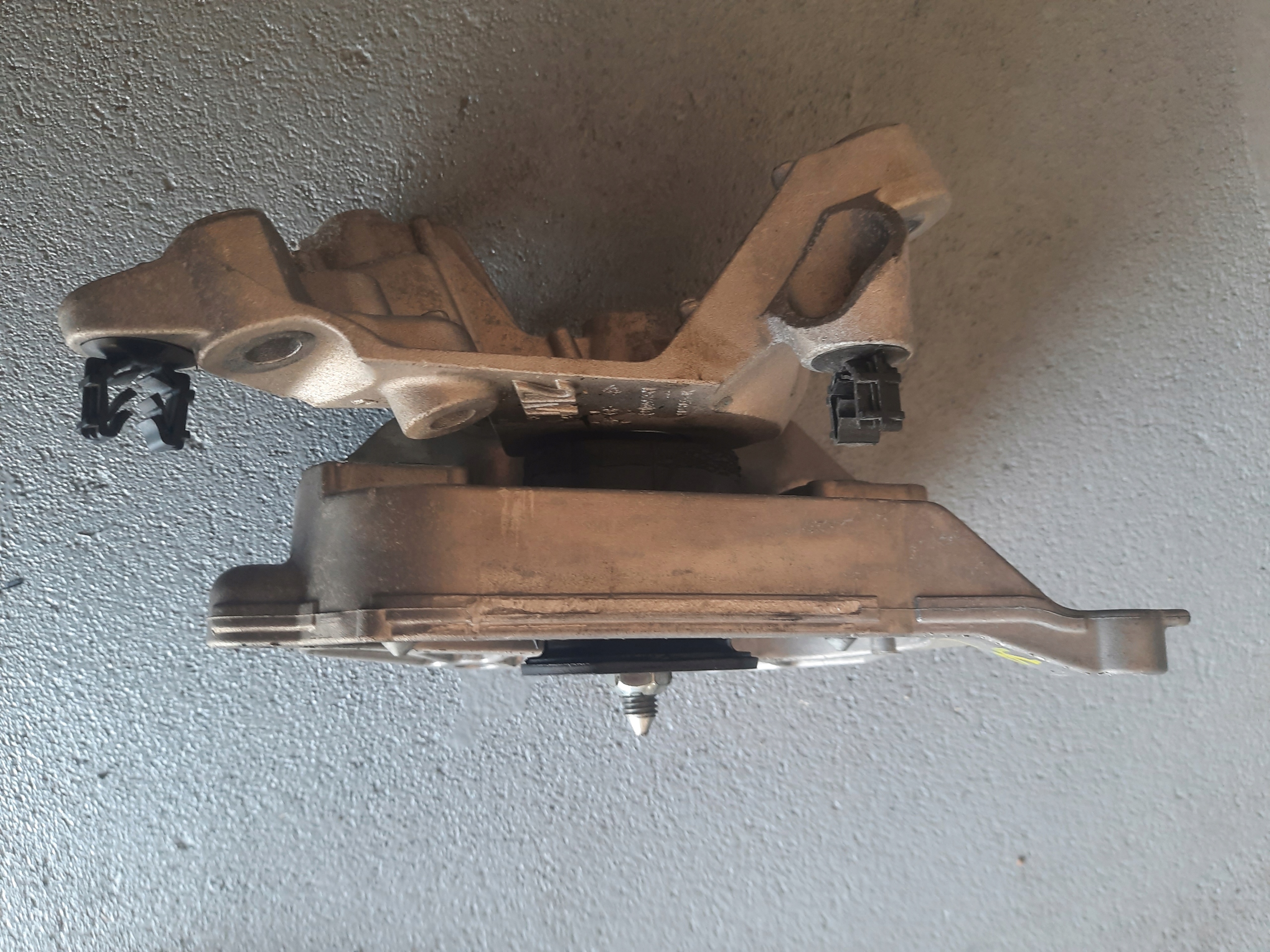 PODUSZKA SKRZYNI BIEGÓW ŁAPA NISSAN JUKE II F16 Rodzaj skrzyni Manualna