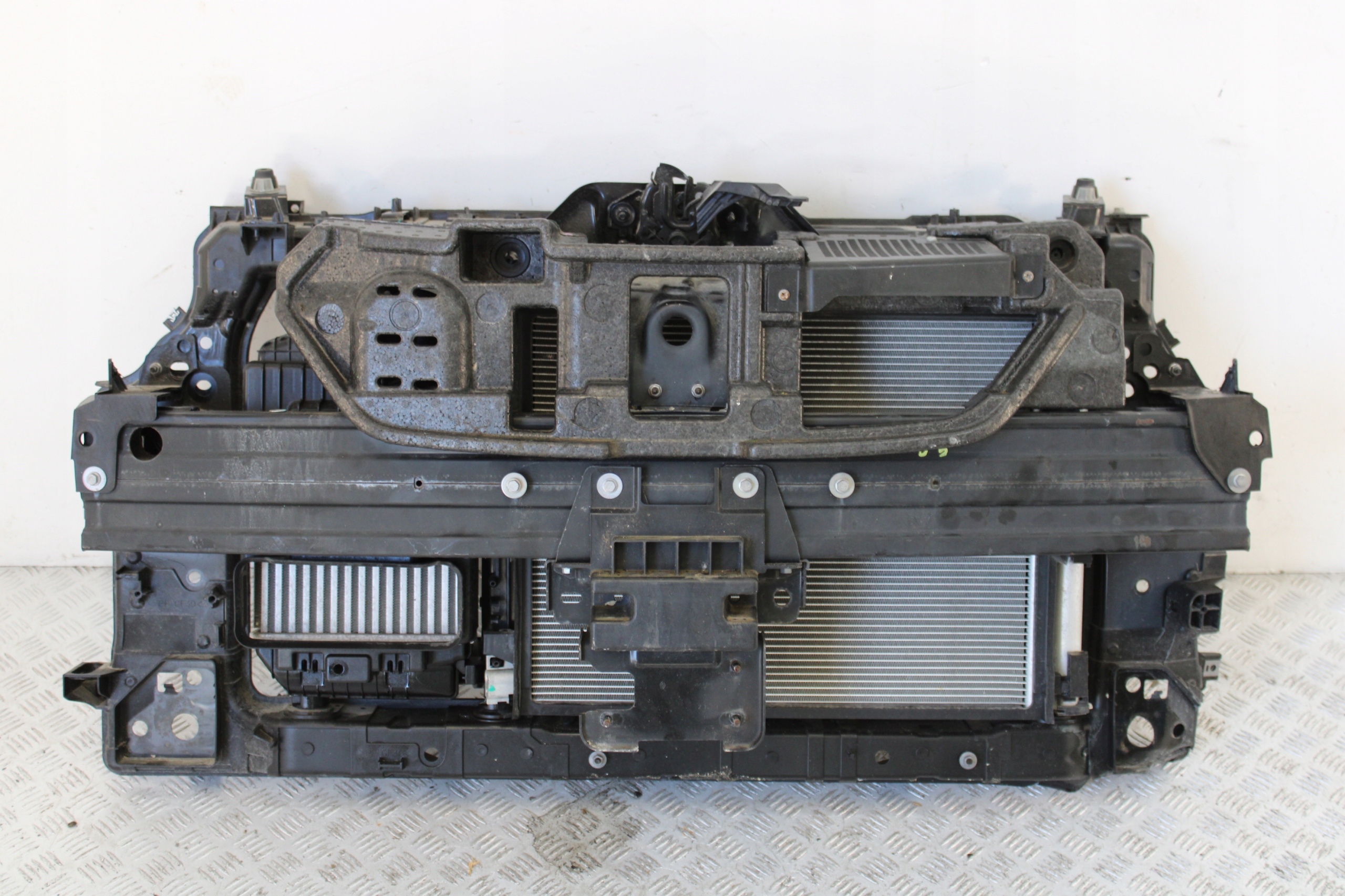 PAS PRZEDNI CHŁODNICE ARKANA