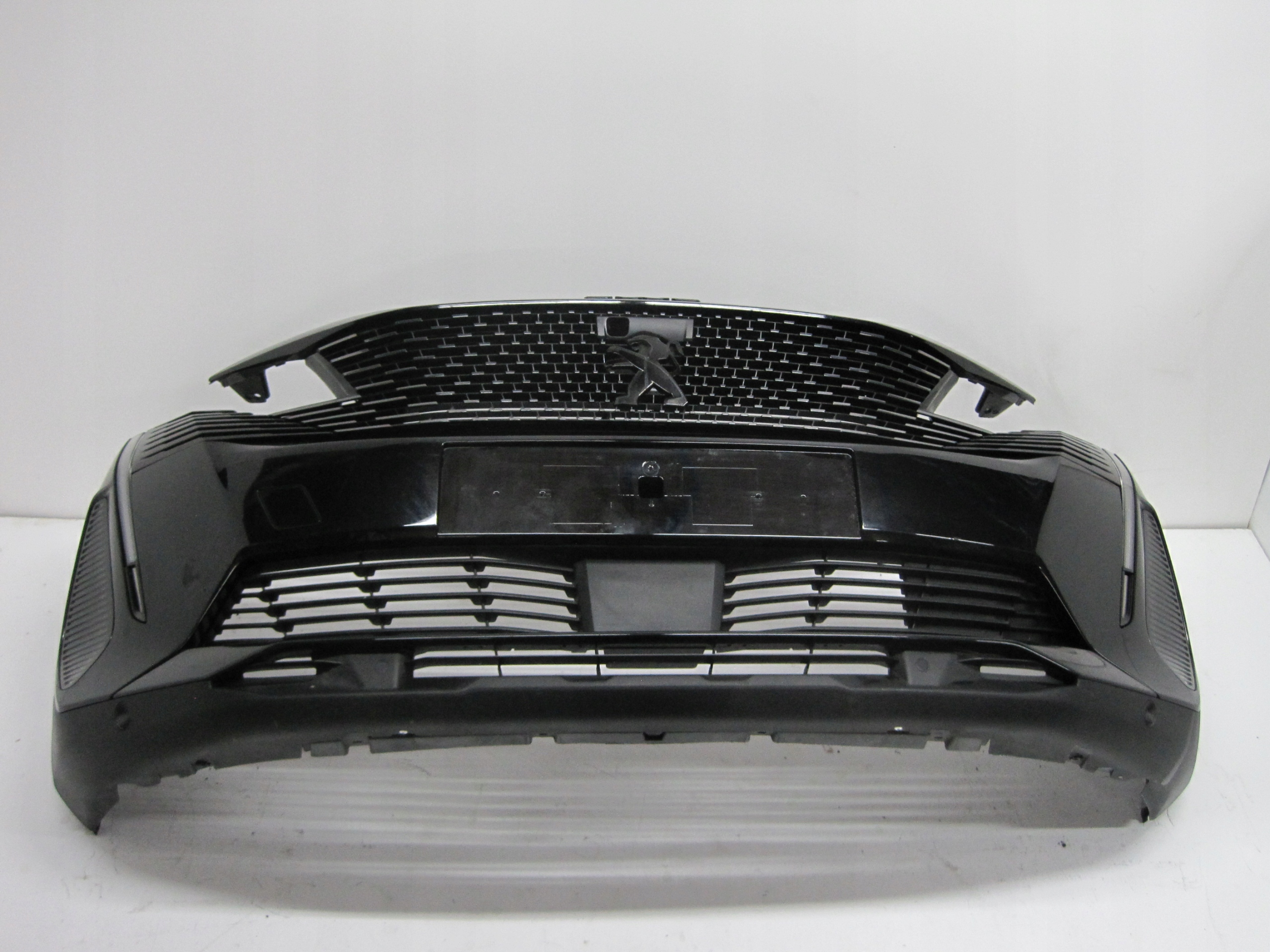 bumper front PEUGEOT 5008 GT 6 PDC 23R BLACK front