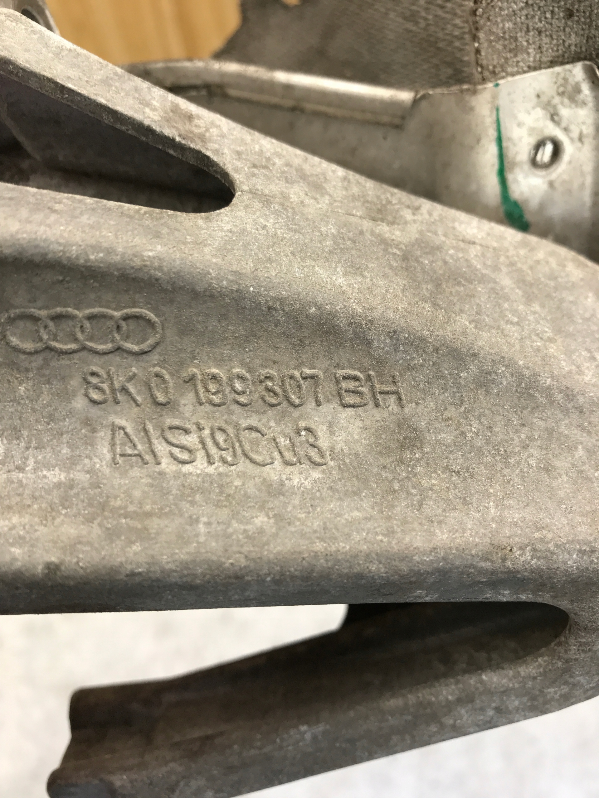 holder engine mount AUDI A4 B8 A5 8K0199307BH