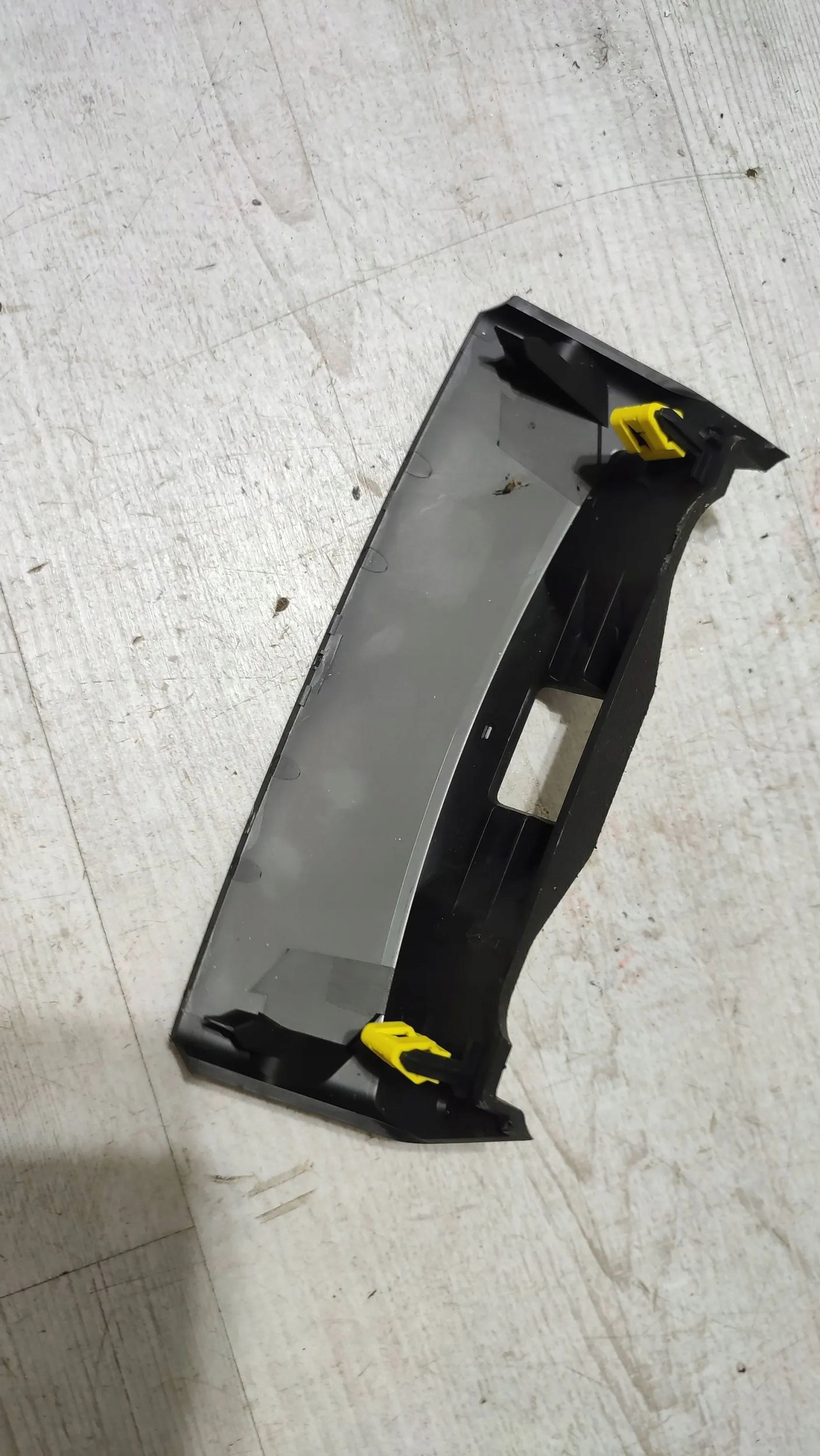 Renault Kadjar 17r 1.5dci Tunel central spoiler
