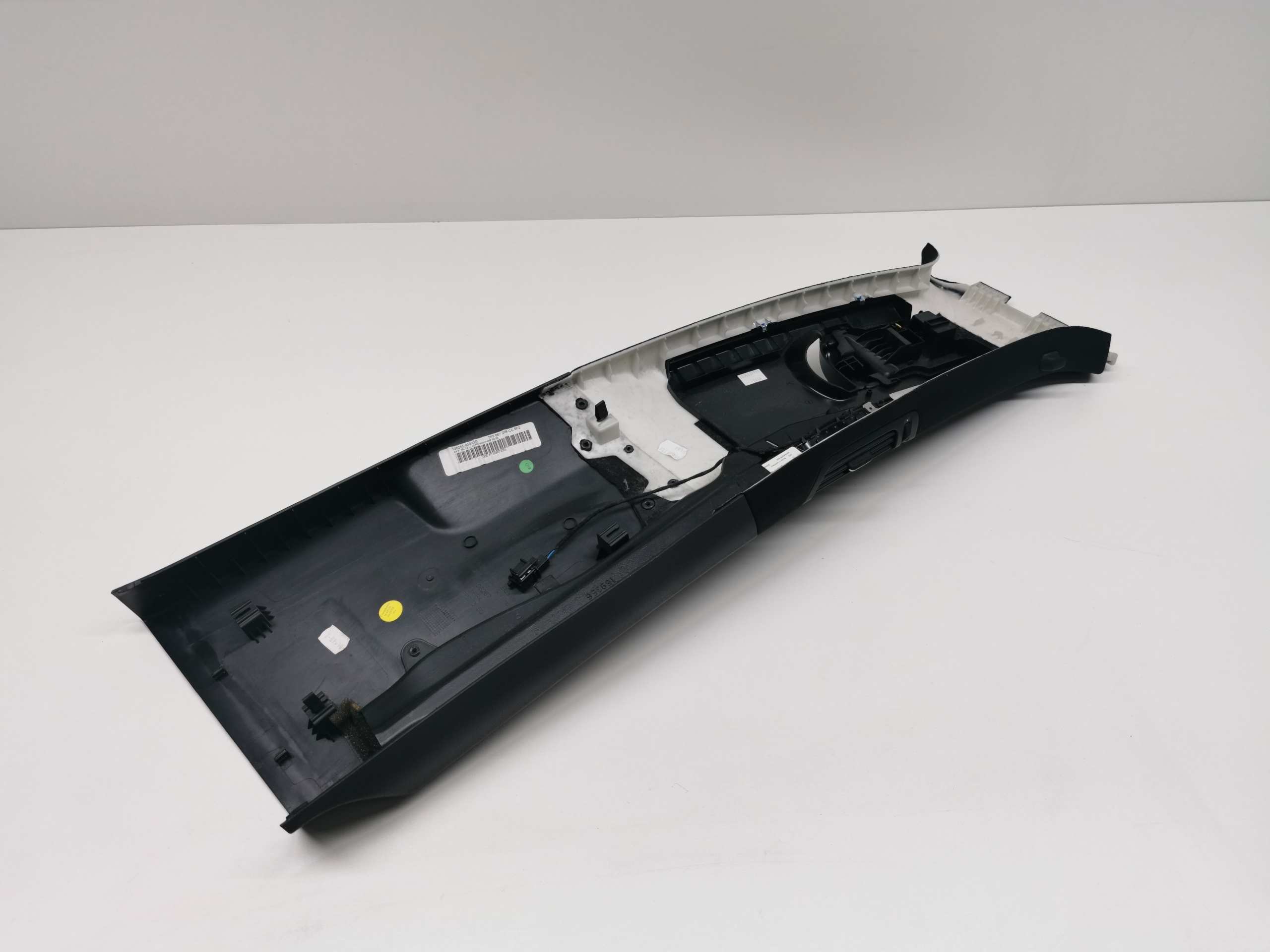 side cover SLUPKA B left PORSCHE CAYENNE II 7P5867239