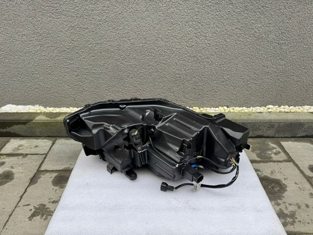 light left Nissan X-Trail T33 Full Led