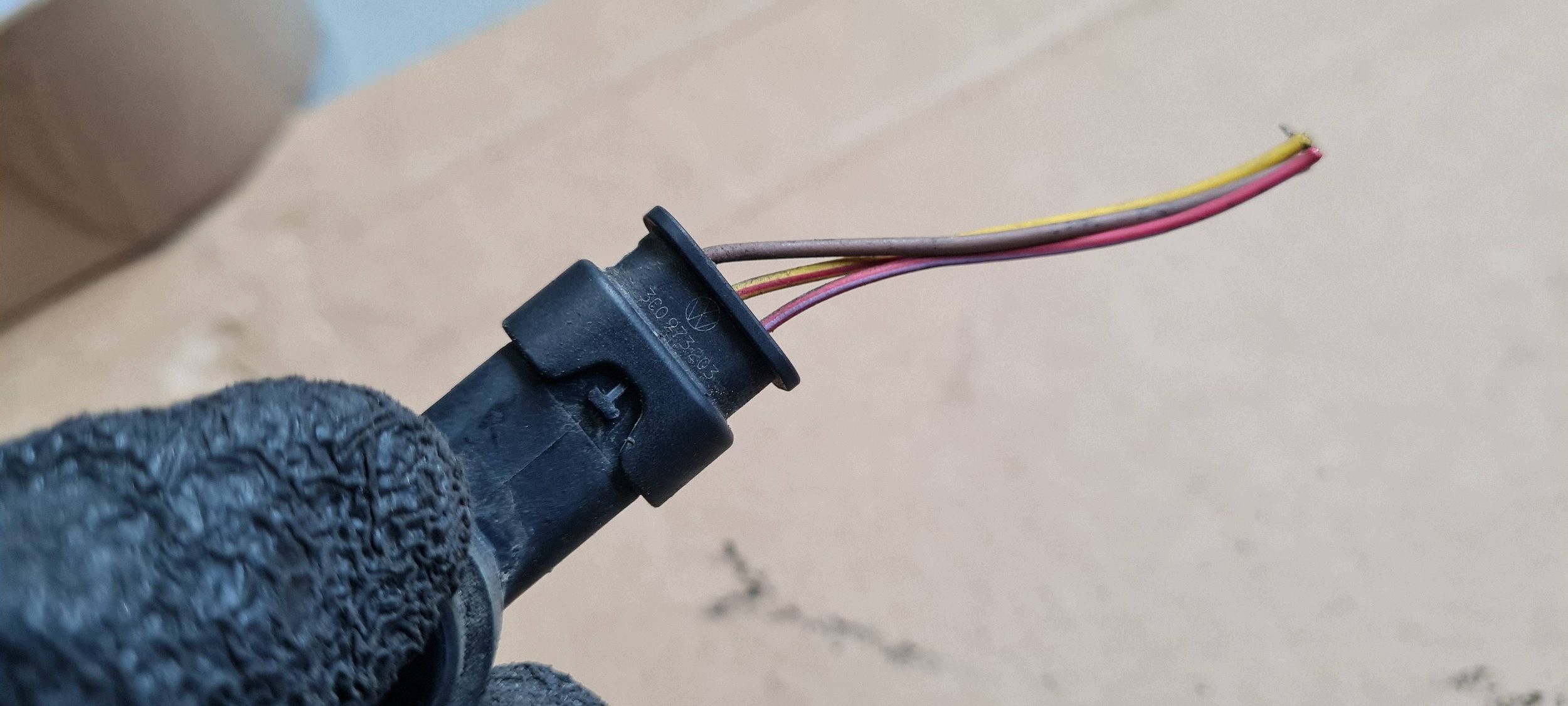 A6 C7 4G Sensor PDC Connector Contact A7 4G A5 8T A4 B8 Q5 8R 4H0919275
