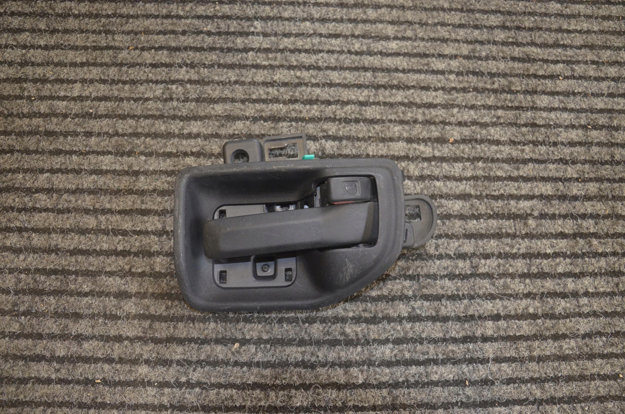 KLAMKA WEWNETRZNA LEWA WRANGLER JK 11 18