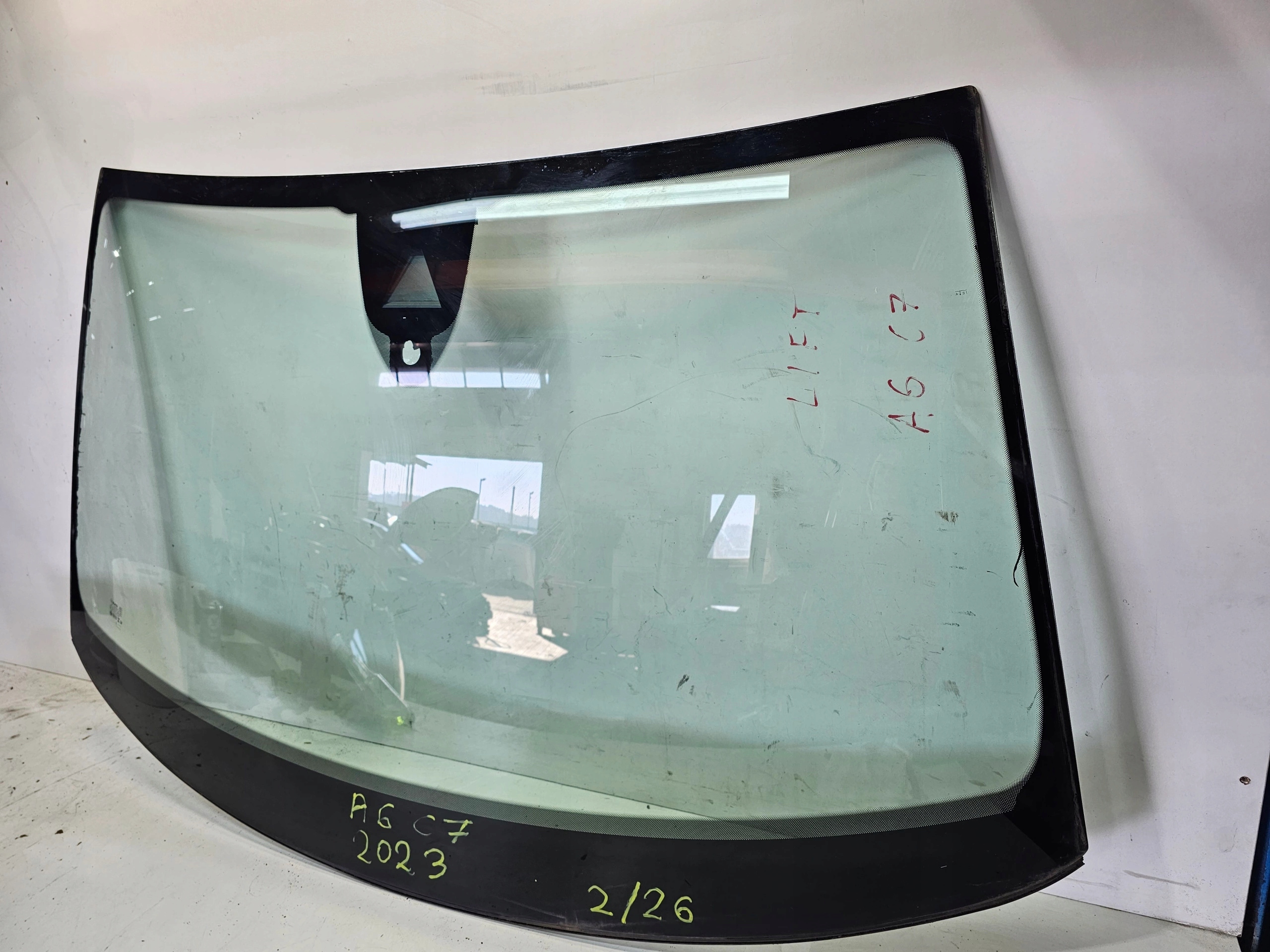 window front iron AUDI A6 C7 4G0845099 2023 ROK 2/26 below KAMERE