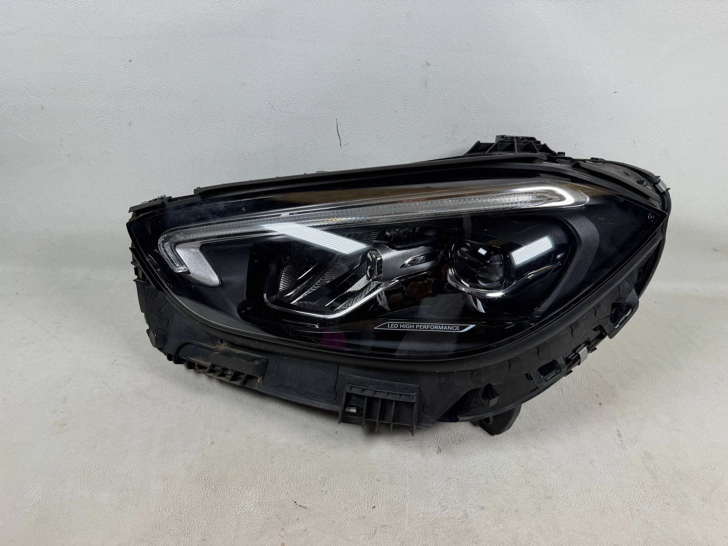 Mercedes C W206 light left front front Performance LED